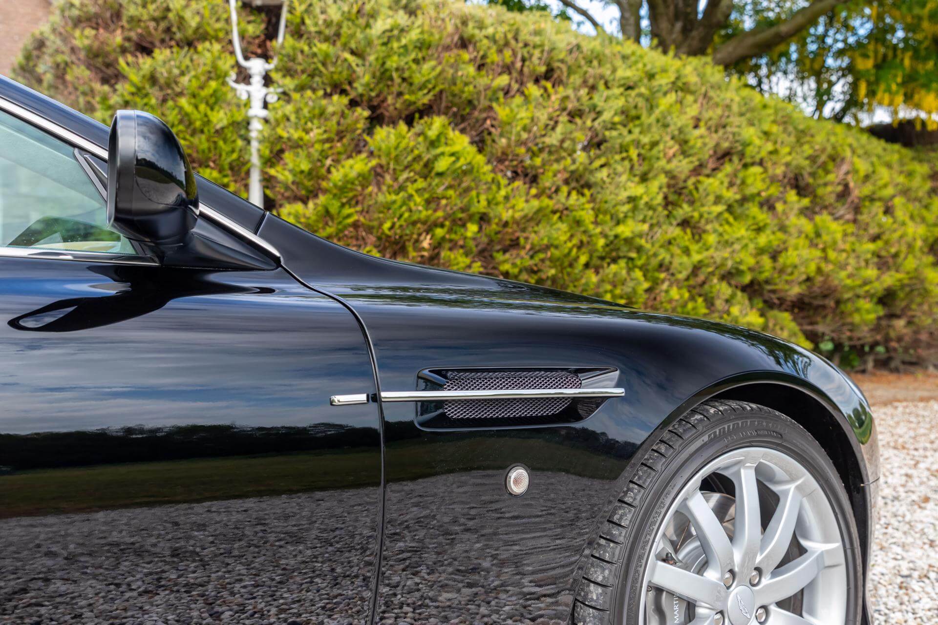 Aston Martin DB9 Volante