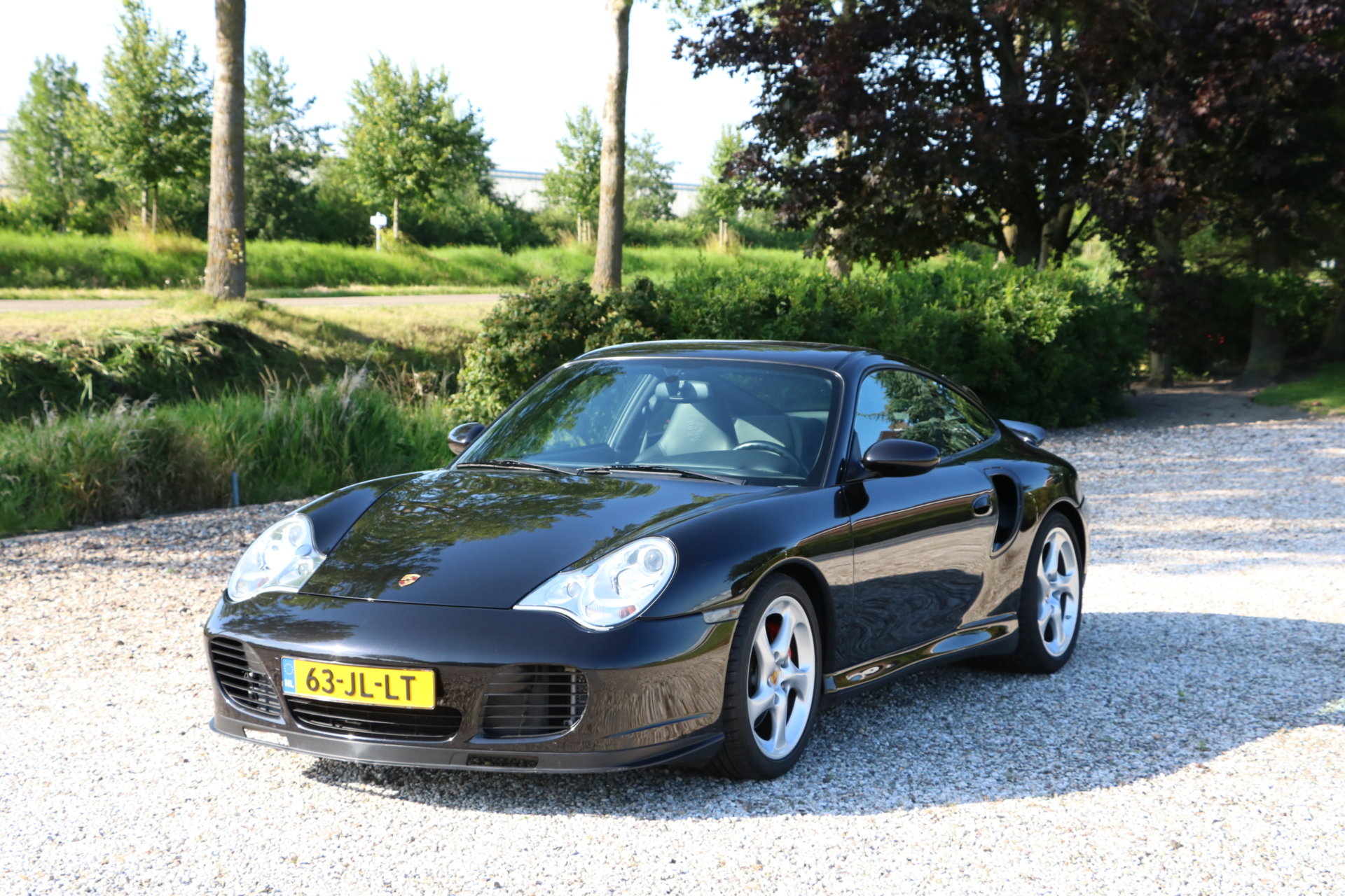 Real Art on Wheels | Porsche 996 Turbo