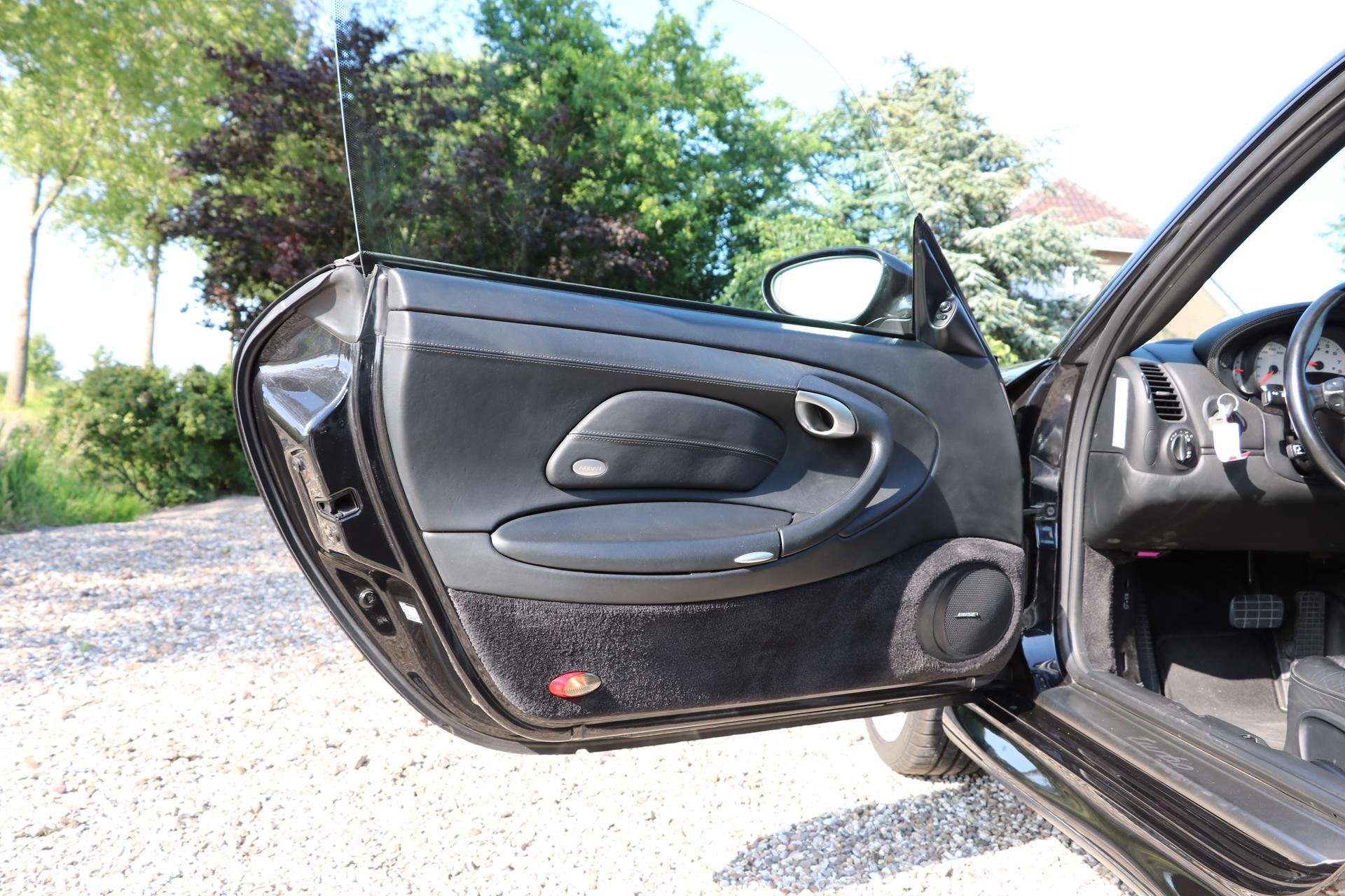 Real Art on Wheels | Porsche 996 Turbo