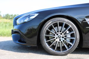 Real Art on Wheels | Mercedes-Benz SL 400