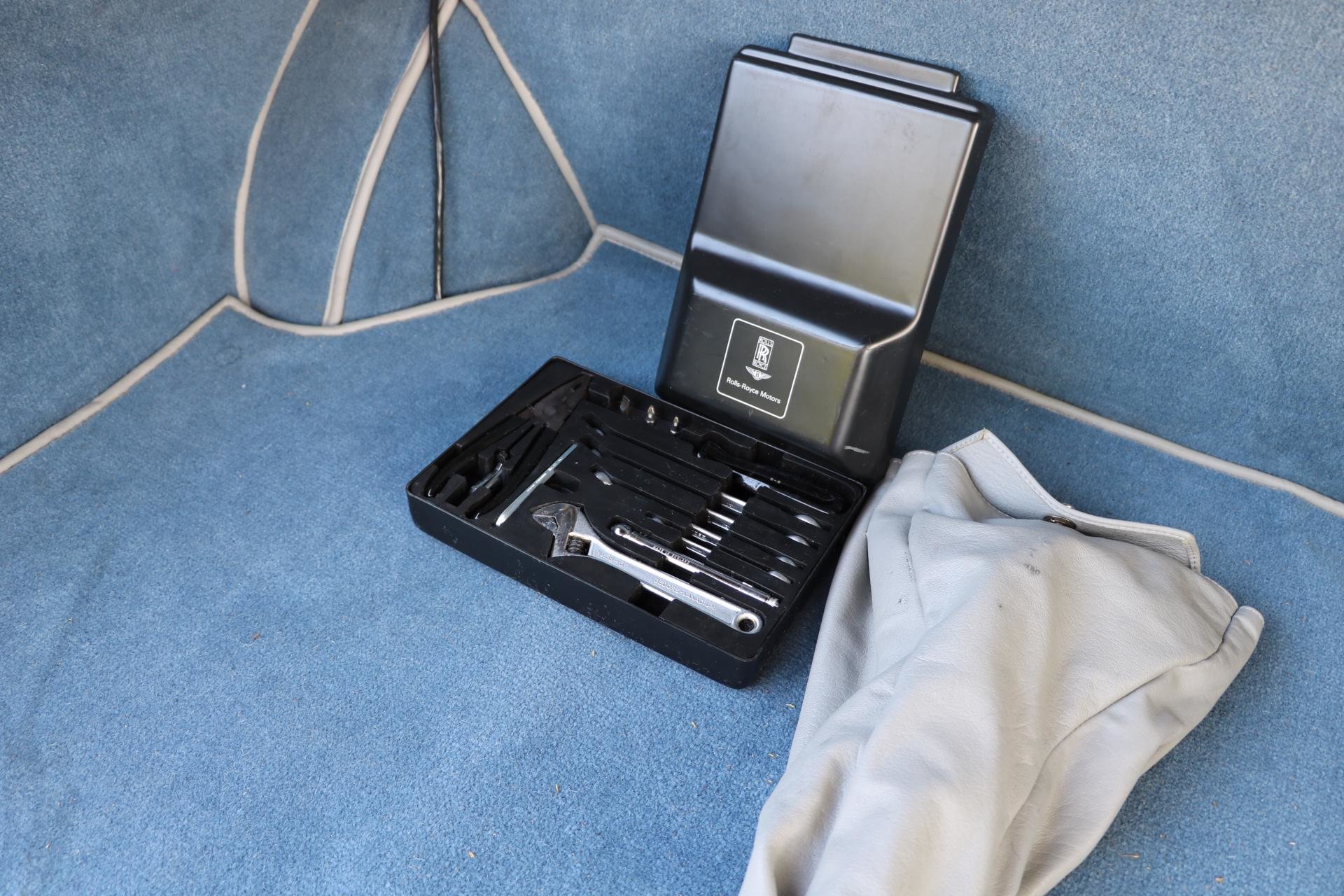 Real Art on Wheels | Rolls-Royce Silver Spur by Hooper