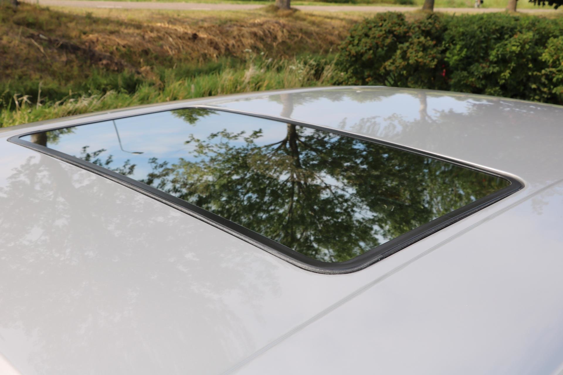 Real Art on Wheels | Rolls-Royce Silver Spur by Hooper