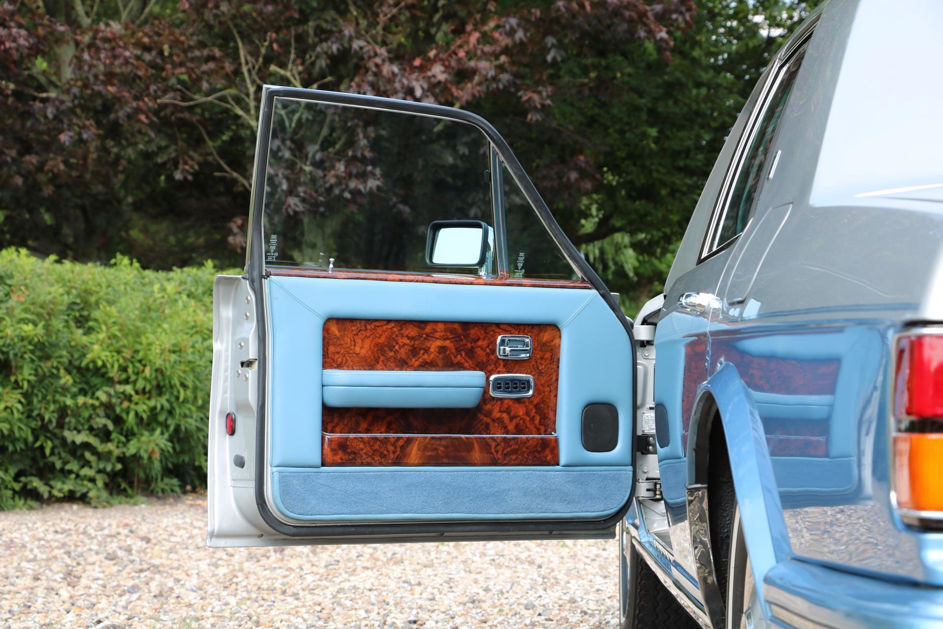 Real Art on Wheels | Rolls-Royce Silver Spur by Hooper