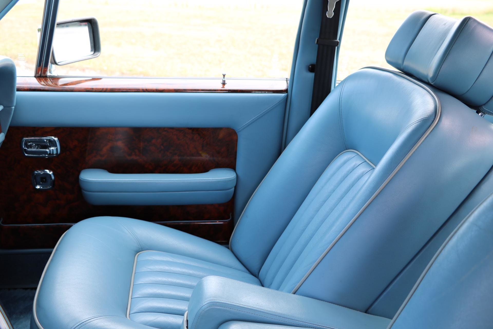 Real Art on Wheels | Rolls-Royce Silver Spur by Hooper