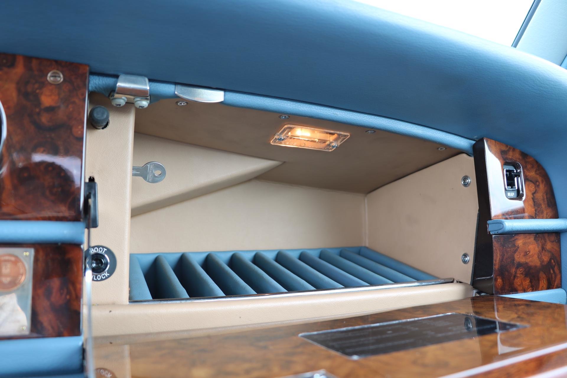 Real Art on Wheels | Rolls-Royce Silver Spur by Hooper