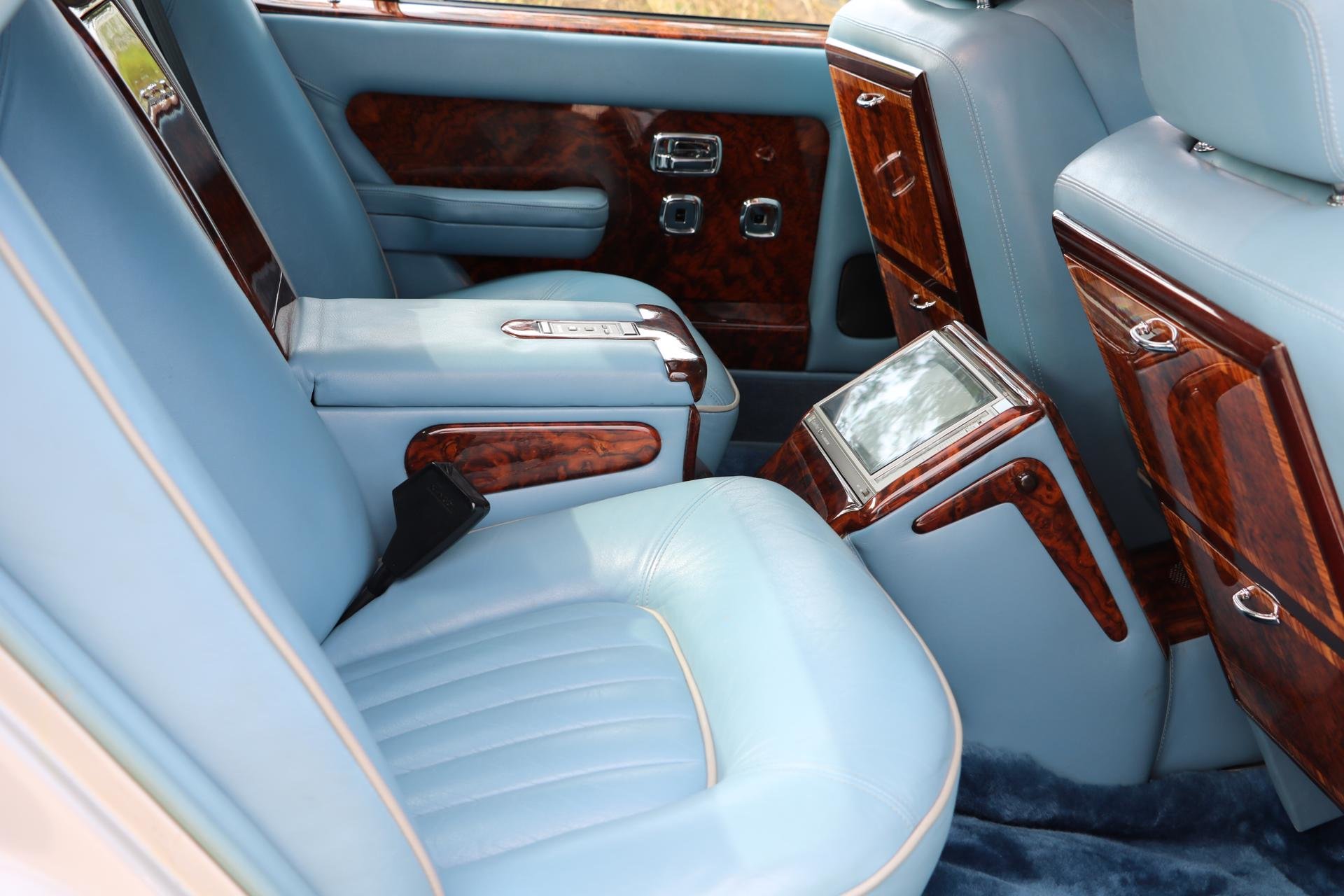 Real Art on Wheels | Rolls-Royce Silver Spur by Hooper