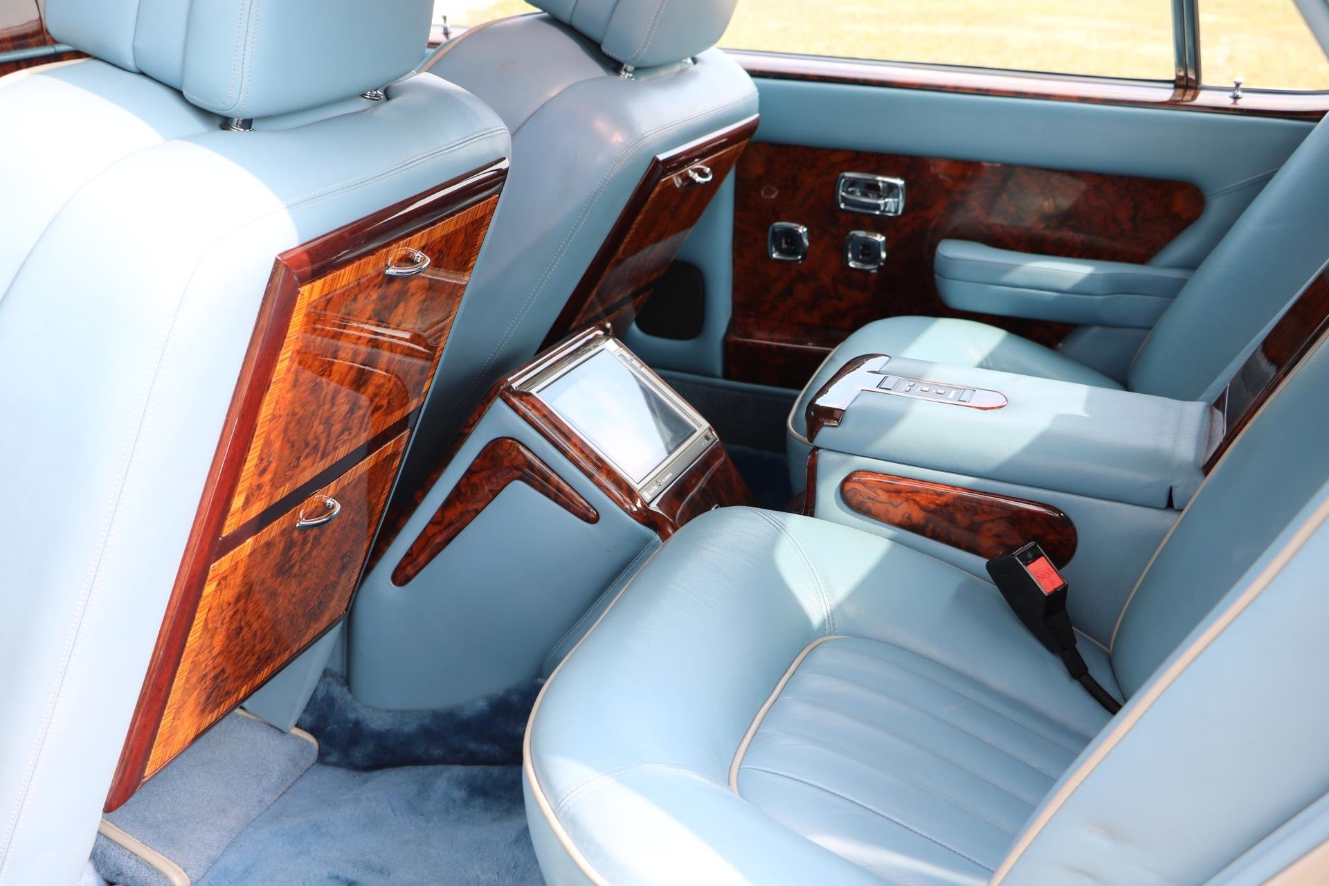Real Art on Wheels | Rolls-Royce Silver Spur by Hooper