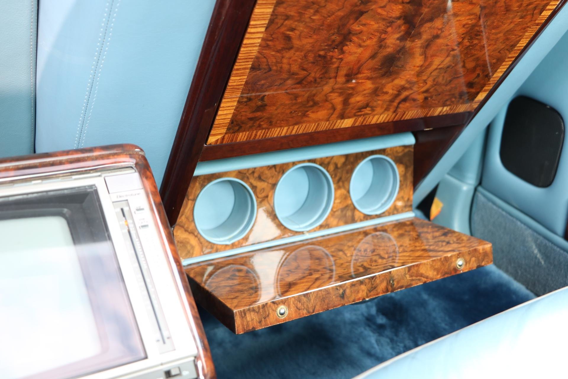 Real Art on Wheels | Rolls-Royce Silver Spur by Hooper