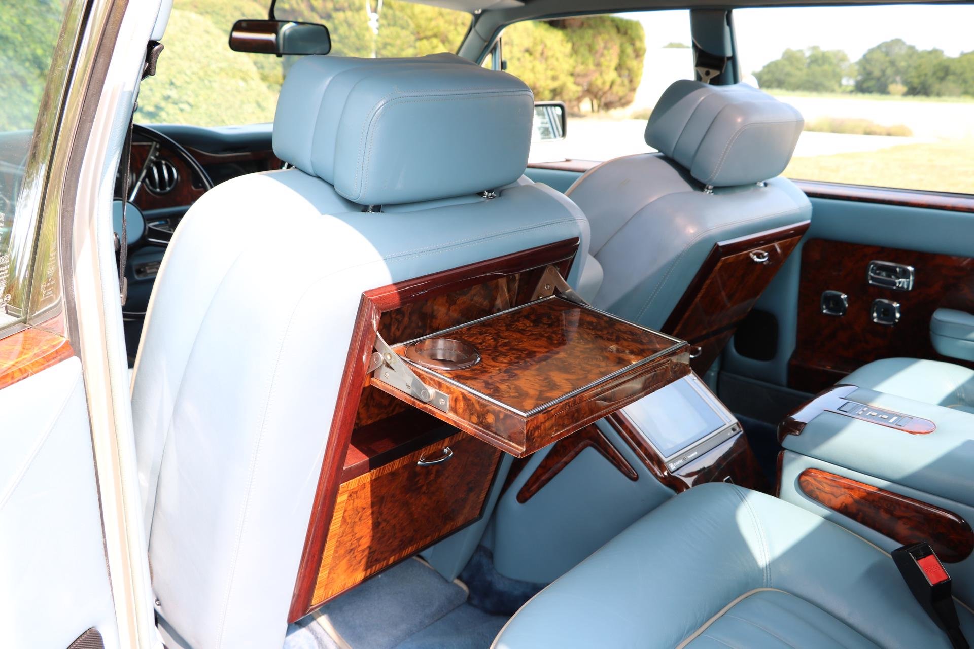 Real Art on Wheels | Rolls-Royce Silver Spur by Hooper