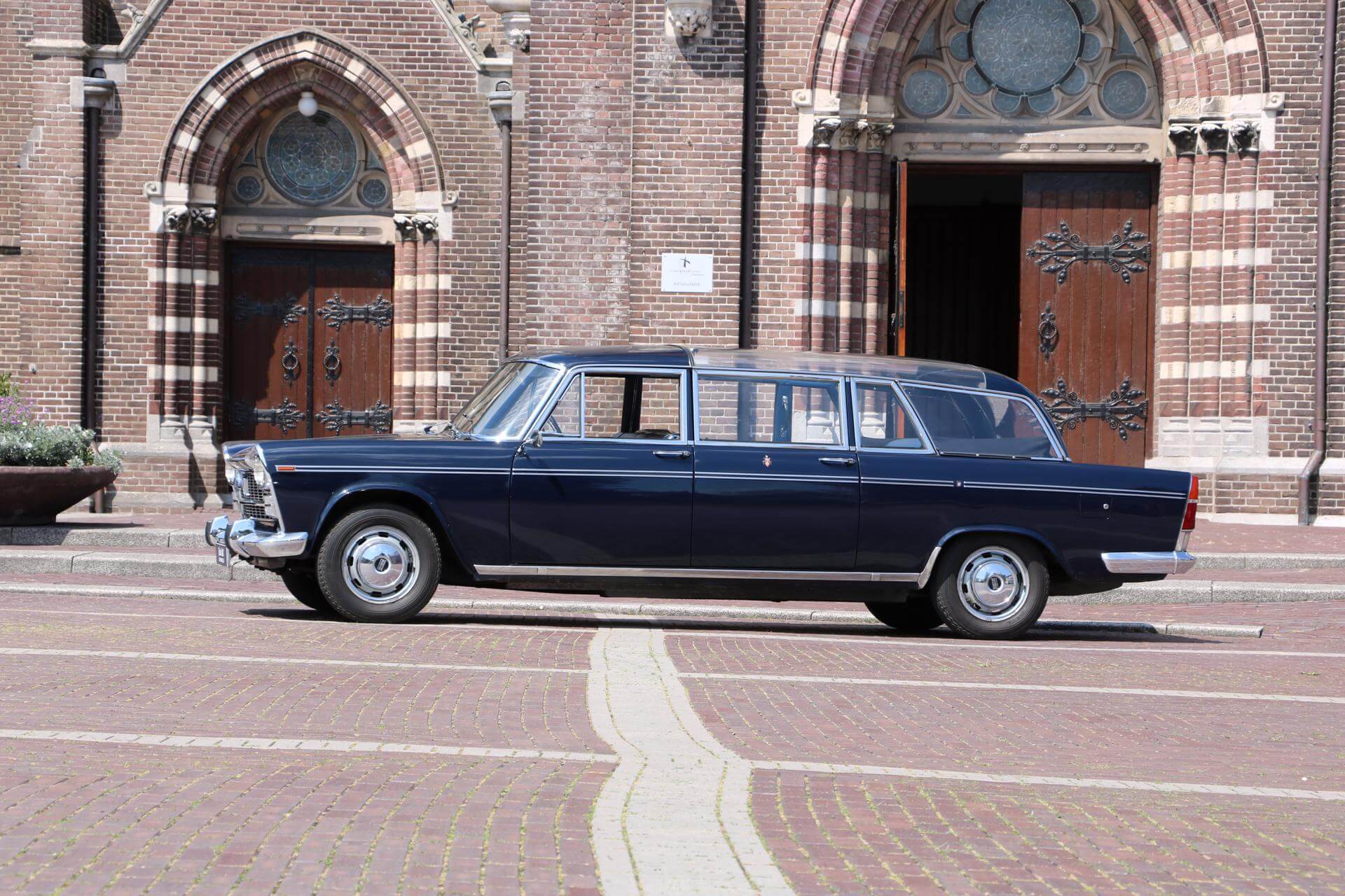 Real Art on Wheels | Fiat 2300 Presidenziale Landaulette