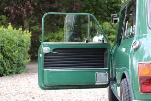 Real Art on Wheels | Mini Cooper Mark II