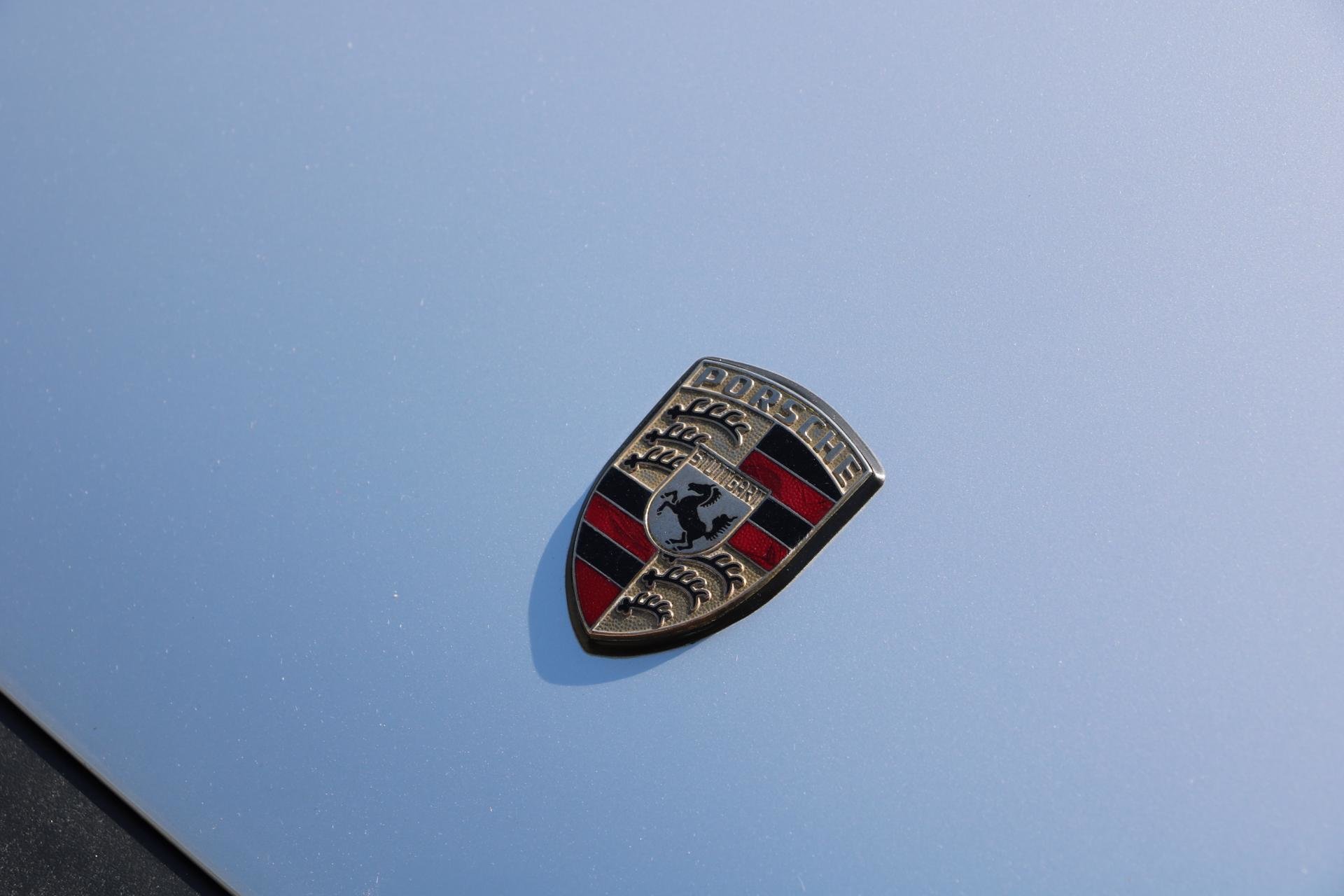 Real Art on Wheels | Porsche 911 Carrera 3.0