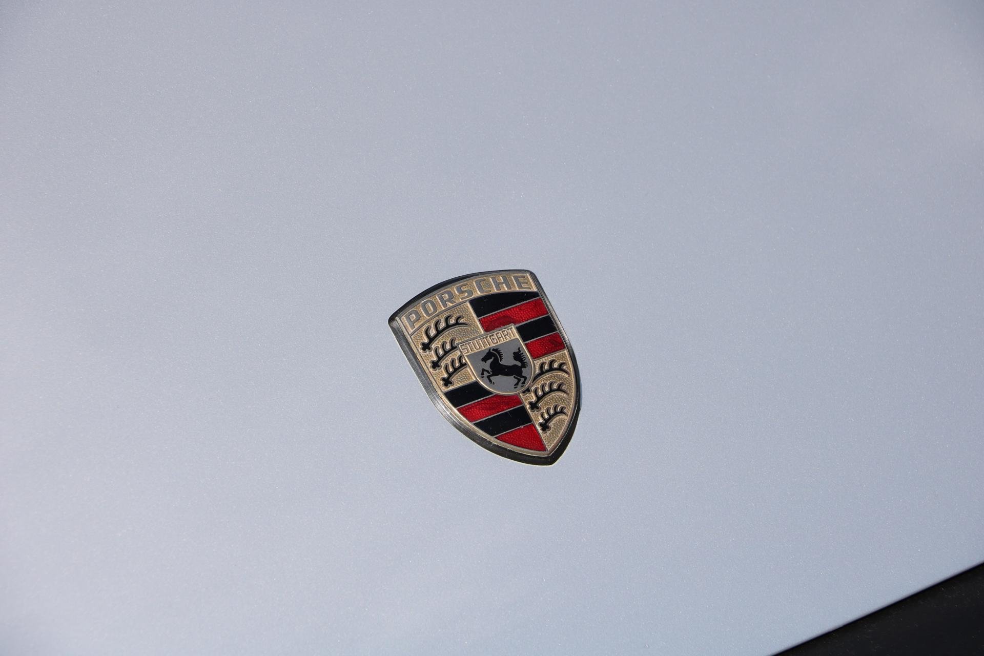 Real Art on Wheels | Porsche 911 Carrera 3.0