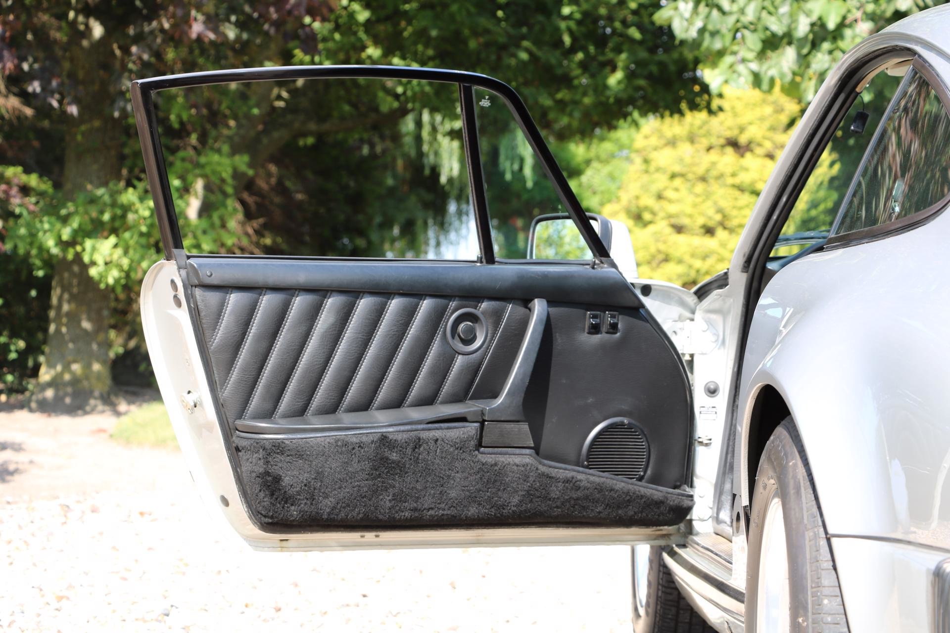 Real Art on Wheels | Porsche 911 Carrera 3.0