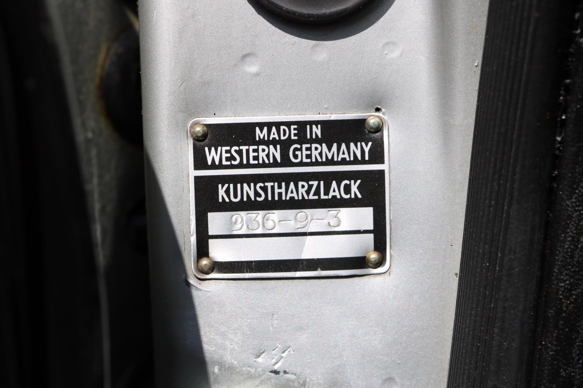 Real Art on Wheels | Porsche 911 Carrera 3.0