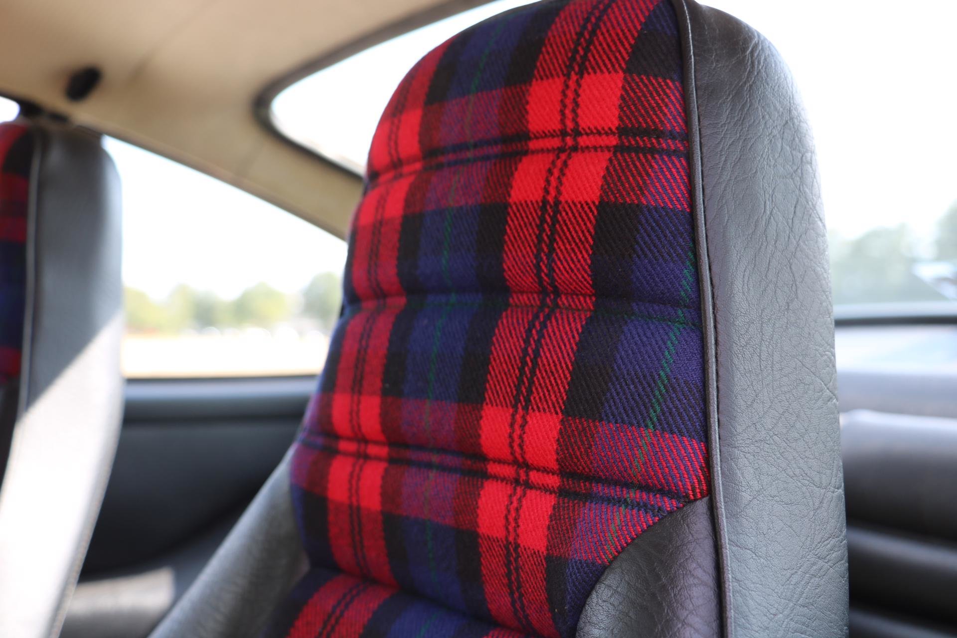 Real Art on Wheels | Porsche 911 Carrera 3.0