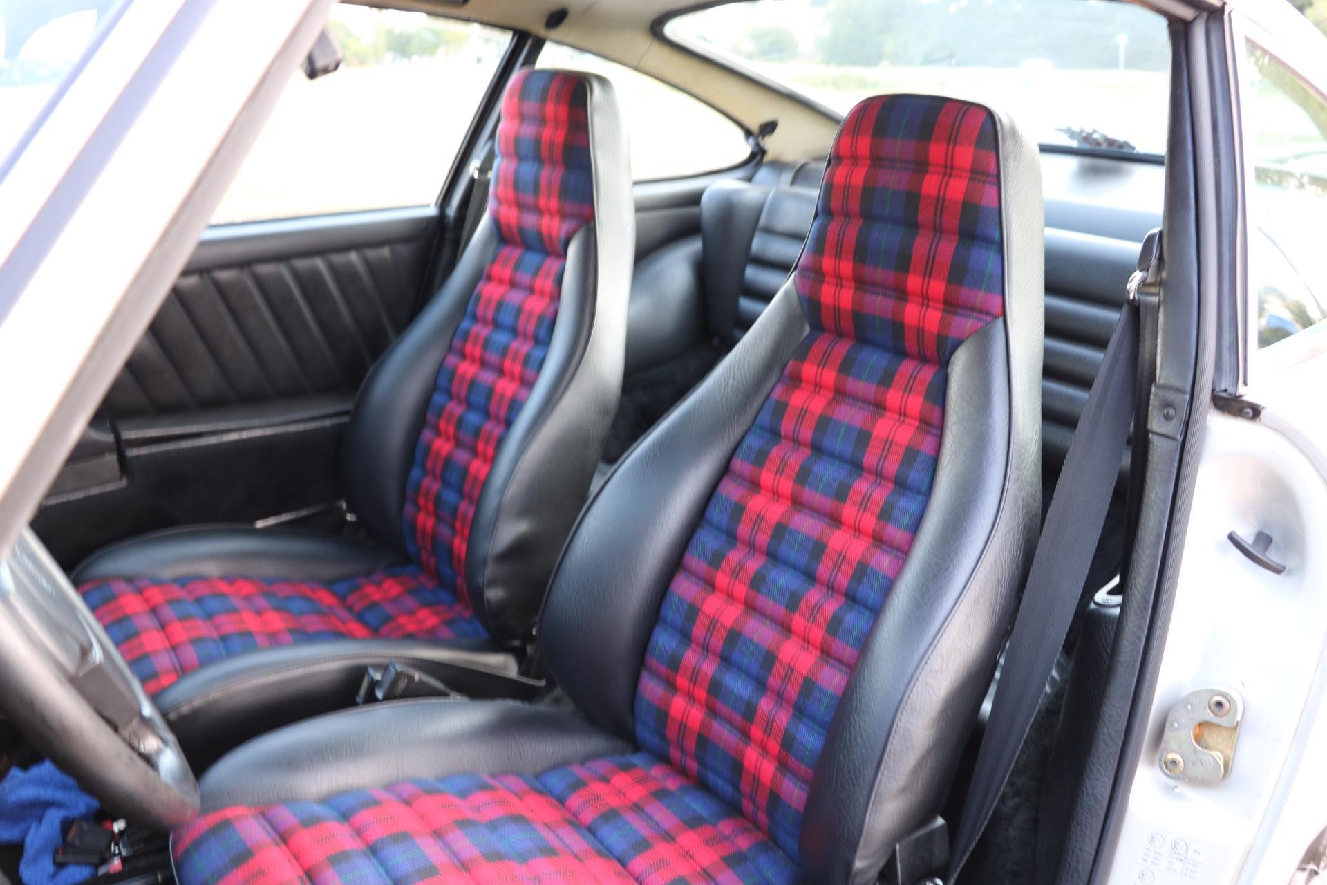 Real Art on Wheels | Porsche 911 Carrera 3.0