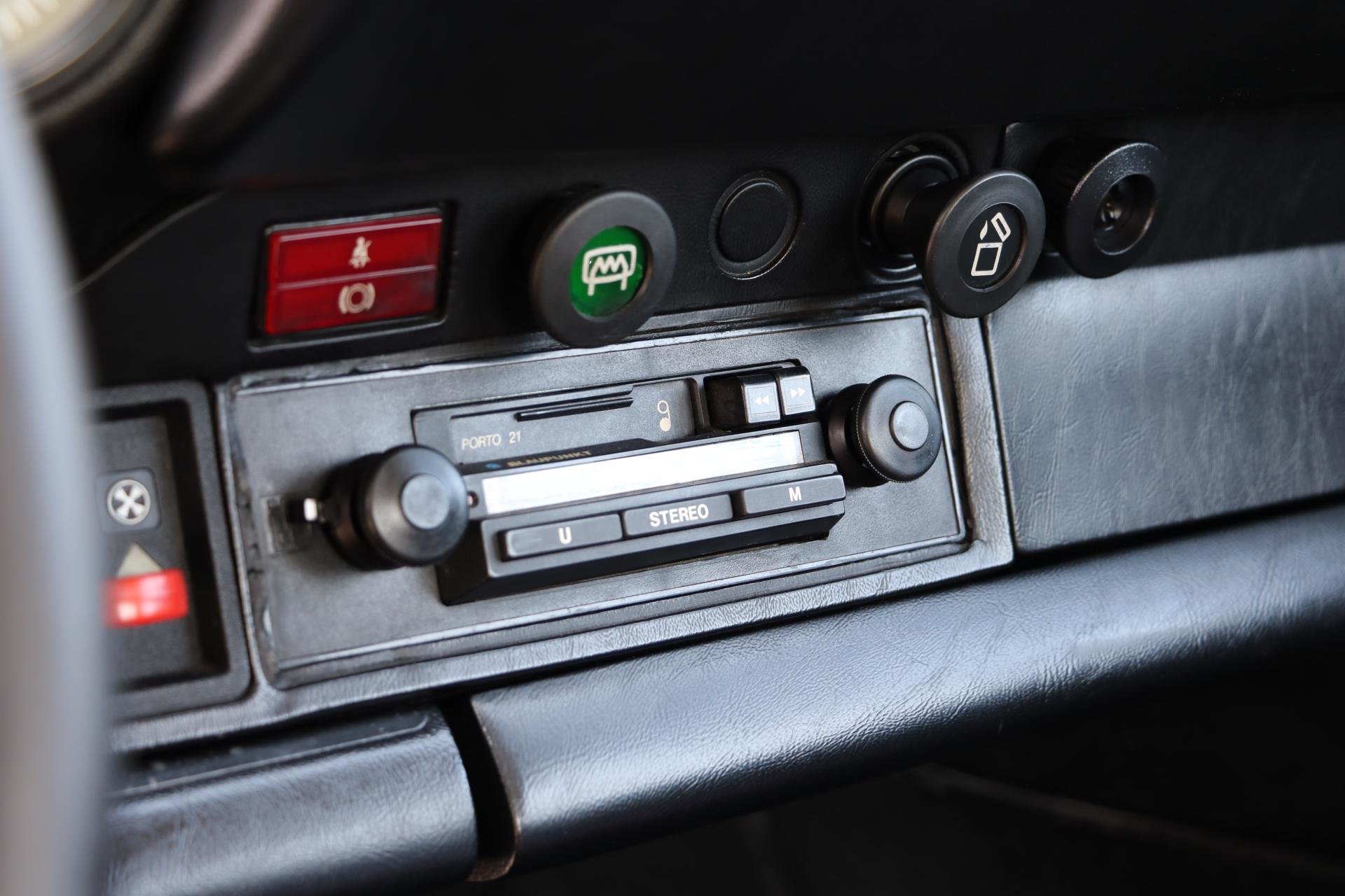 Real Art on Wheels | Porsche 911 Carrera 3.0