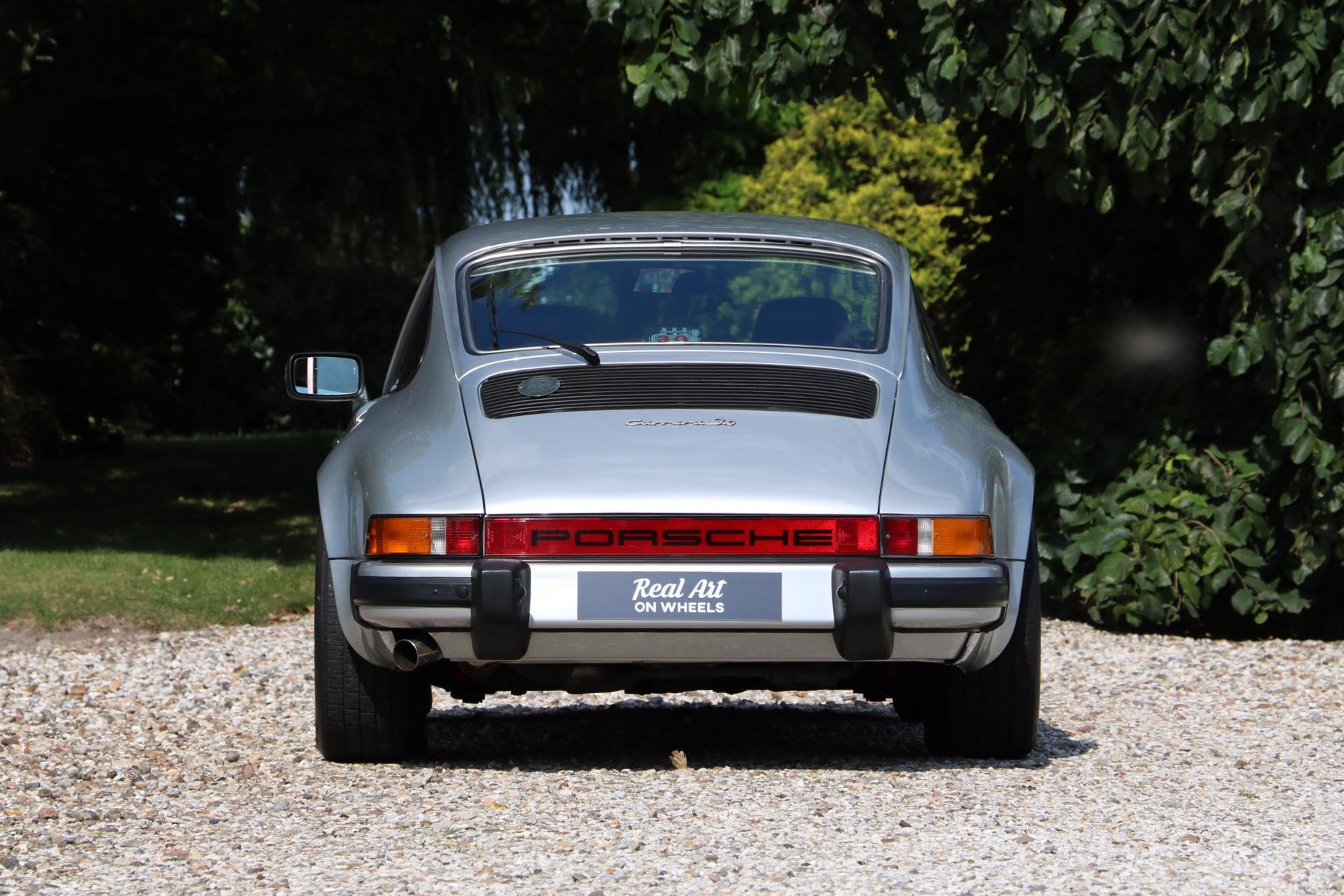 Real Art on Wheels | Porsche 911 Carrera 3.0