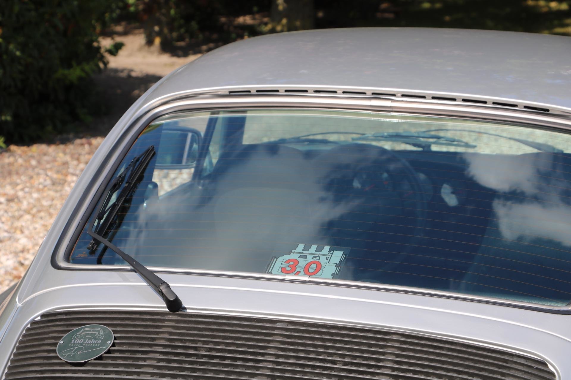 Real Art on Wheels | Porsche 911 Carrera 3.0