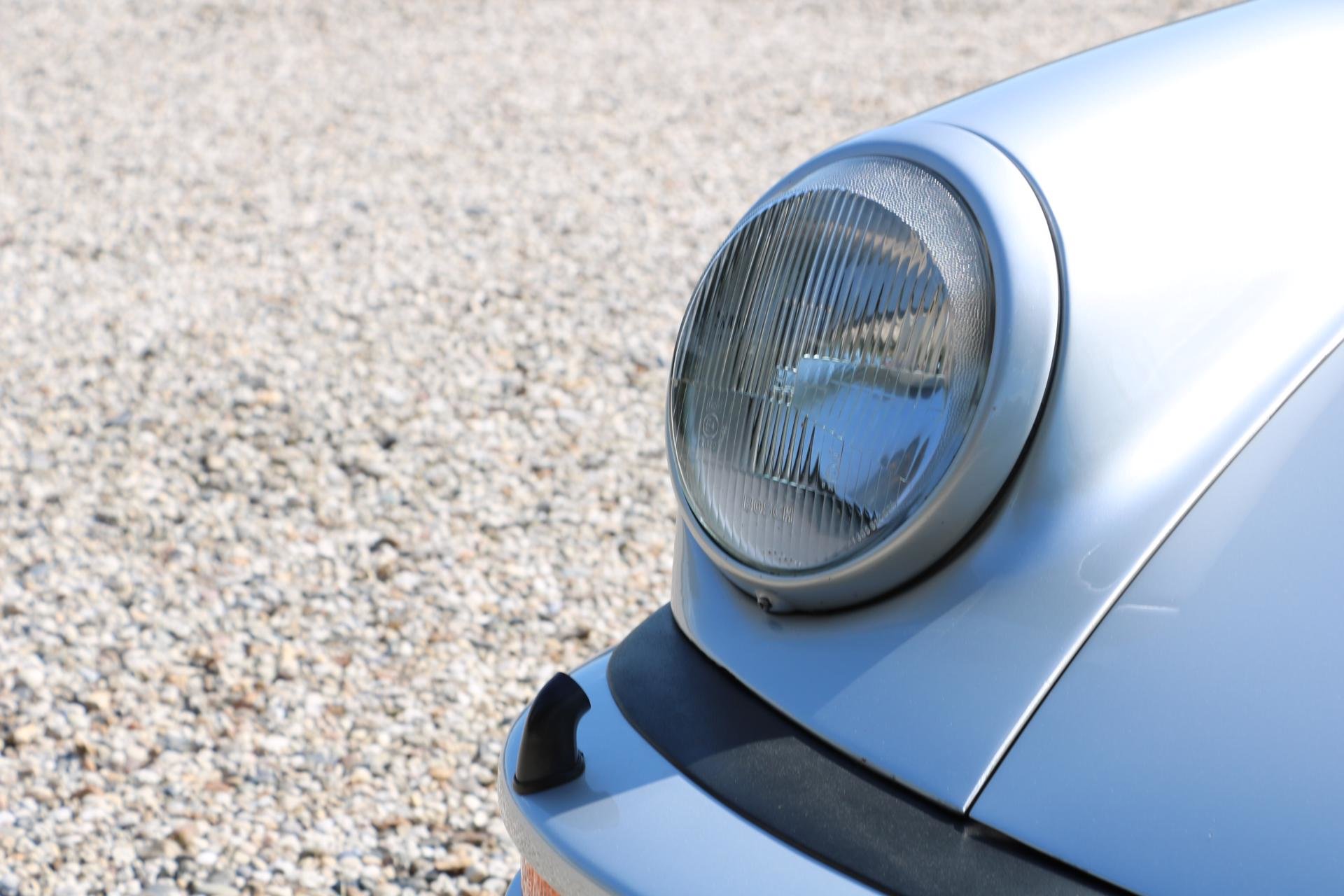 Real Art on Wheels | Porsche 911 Carrera 3.0