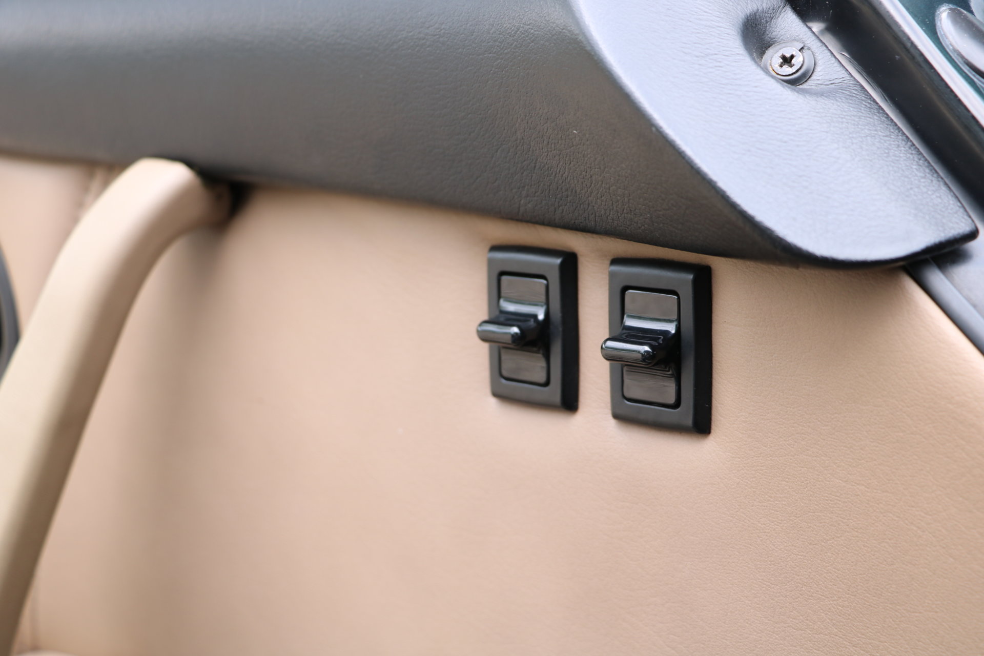 Real Art on Wheels | Porsche 911 Carrera 3.2