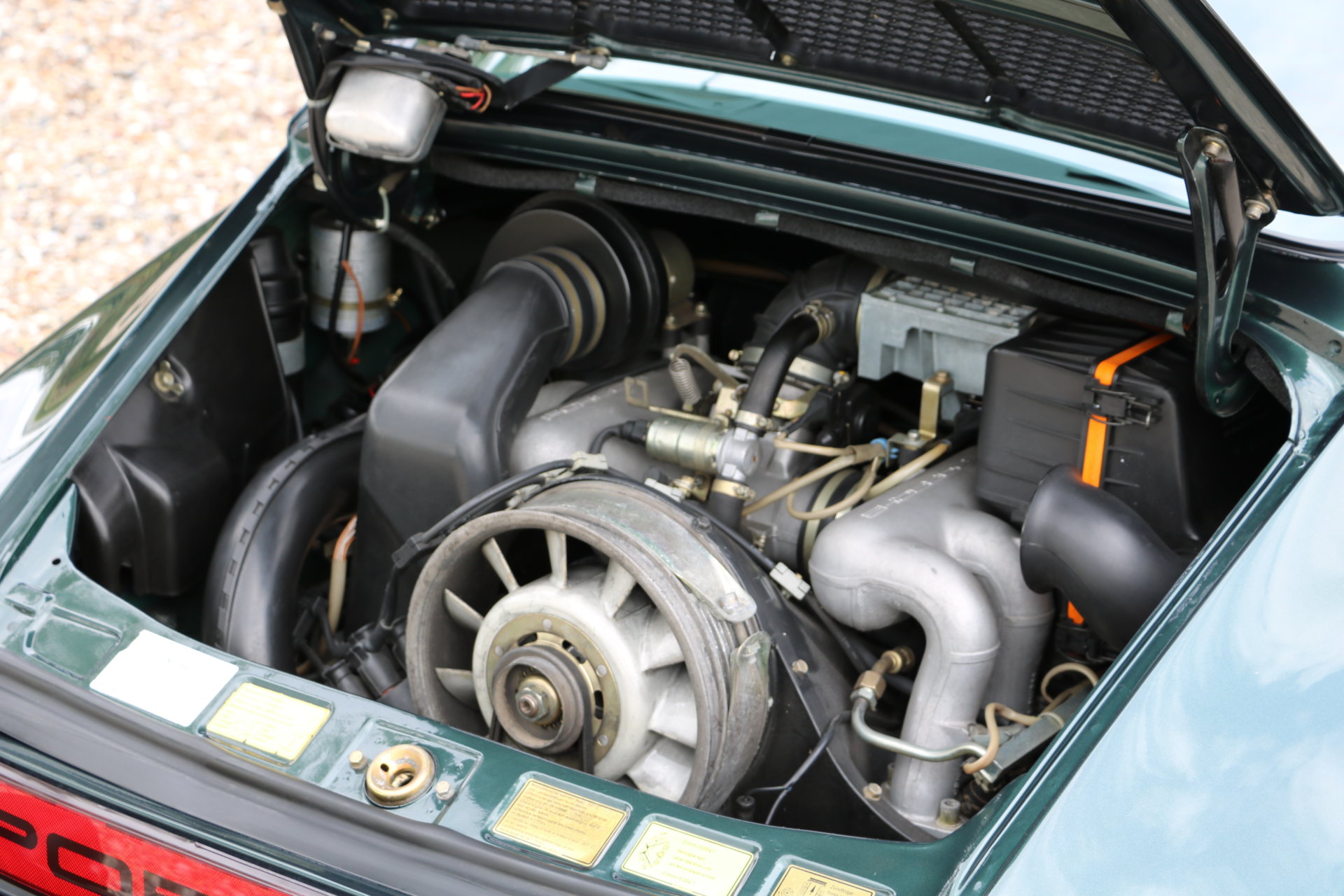 Real Art on Wheels | Porsche 911 Carrera 3.2