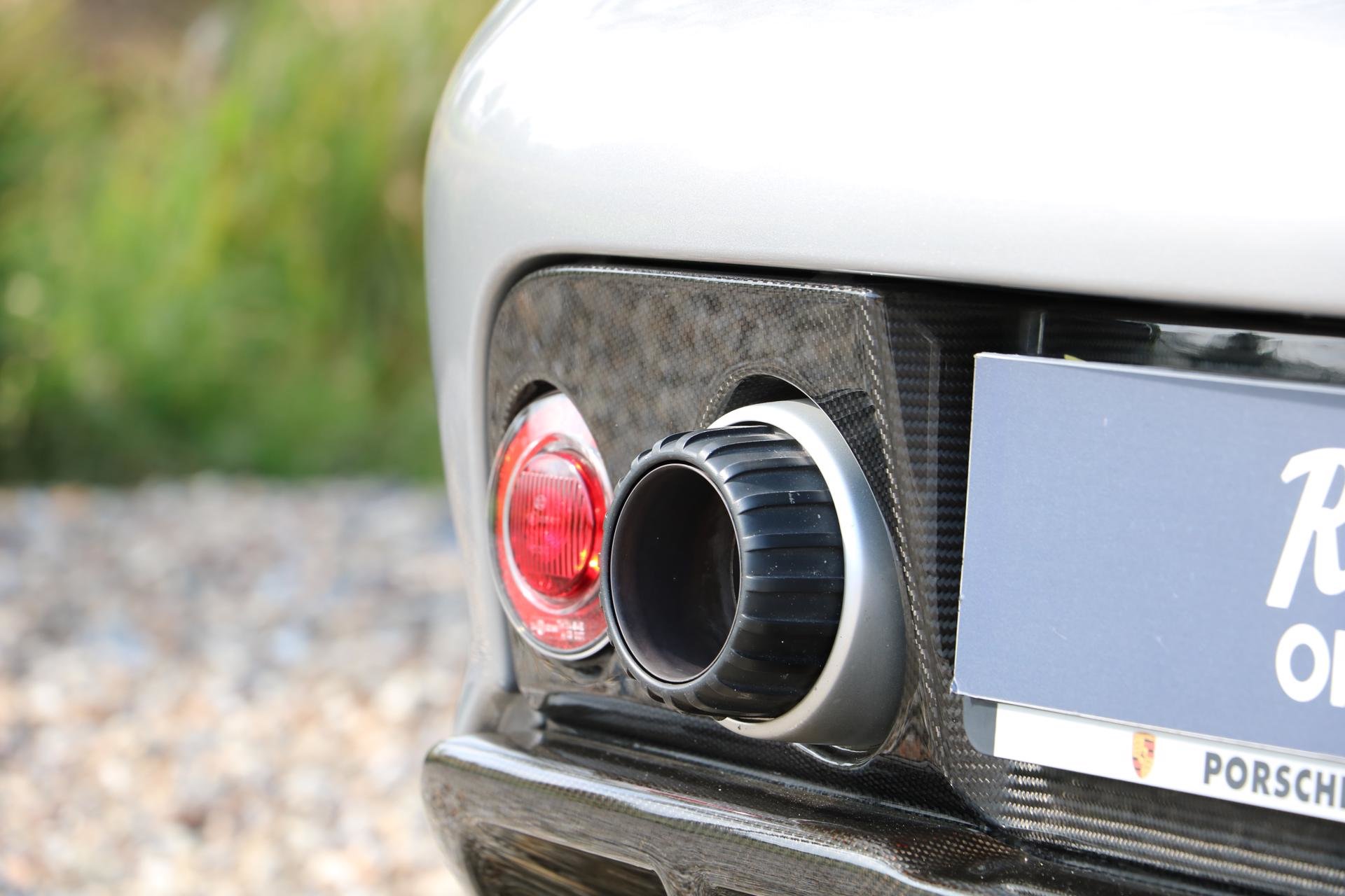 Real Art on Wheels | Porsche Carrera GT