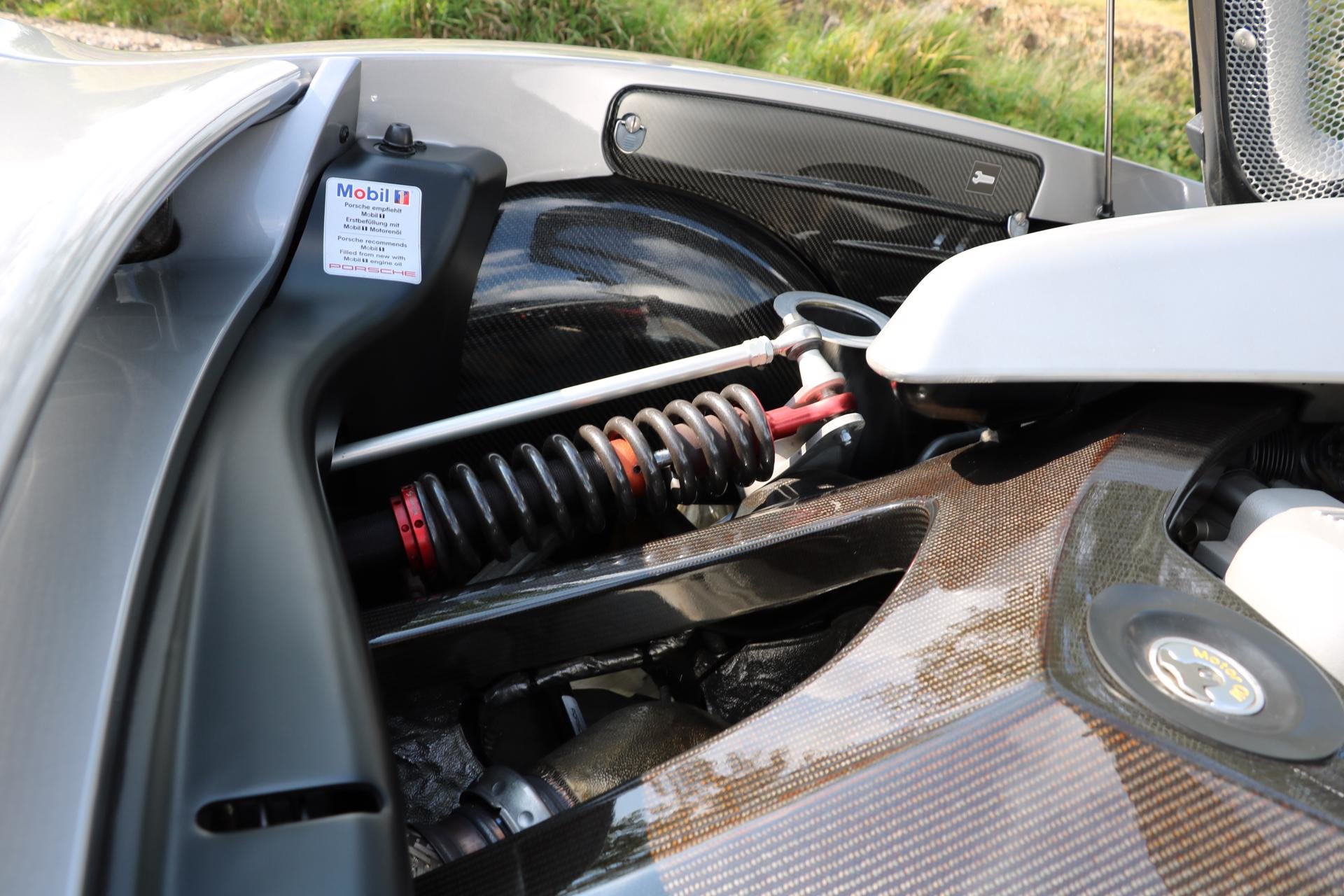 Real Art on Wheels | Porsche Carrera GT