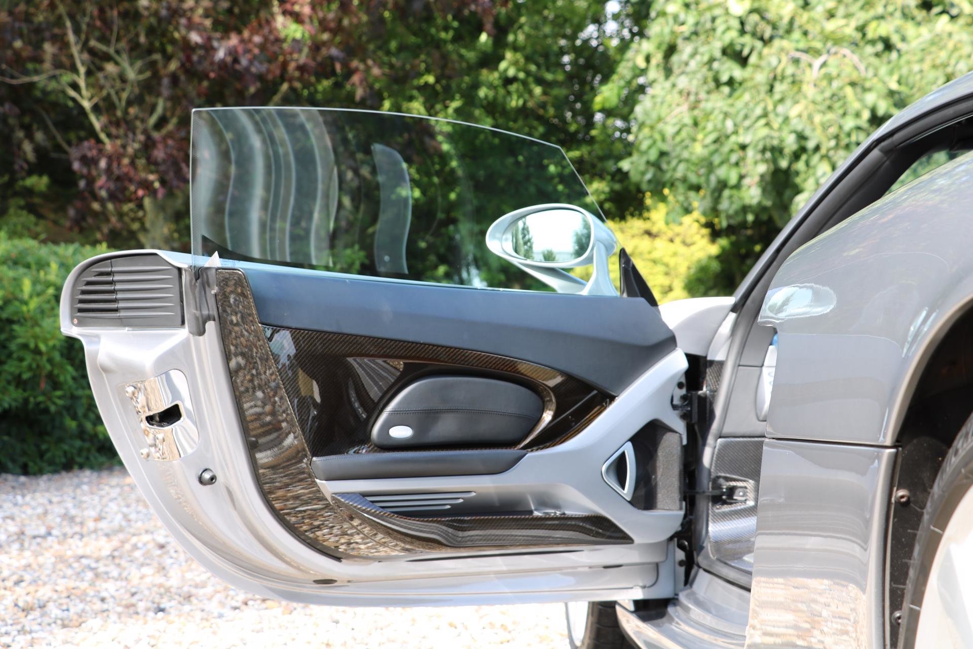 Real Art on Wheels | Porsche Carrera GT