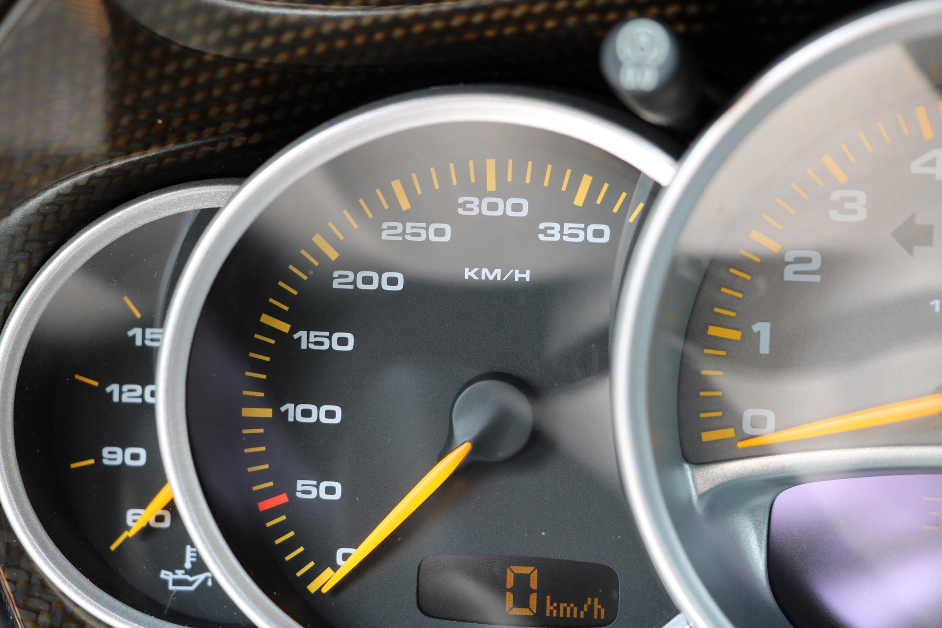 Real Art on Wheels | Porsche Carrera GT