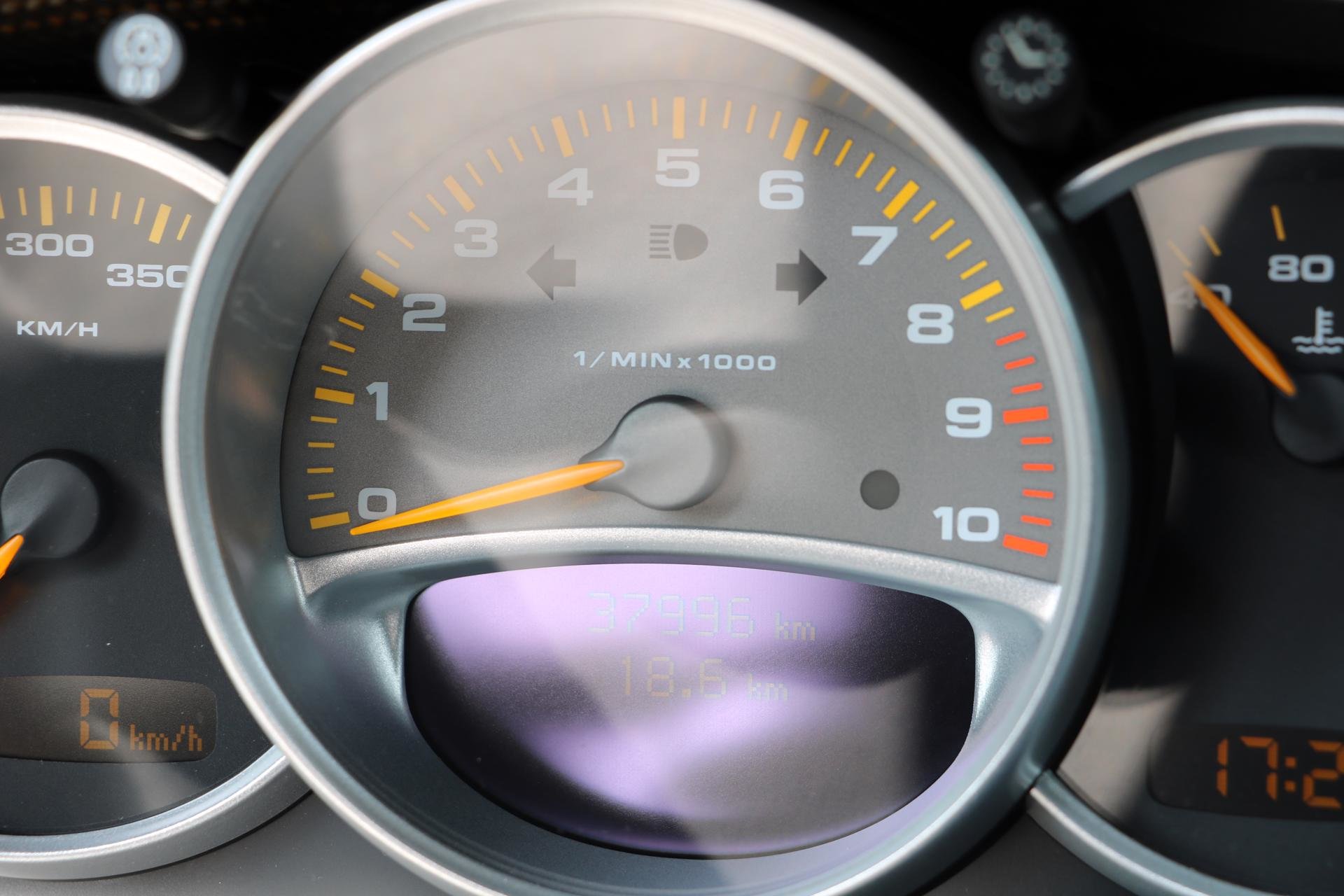 Real Art on Wheels | Porsche Carrera GT