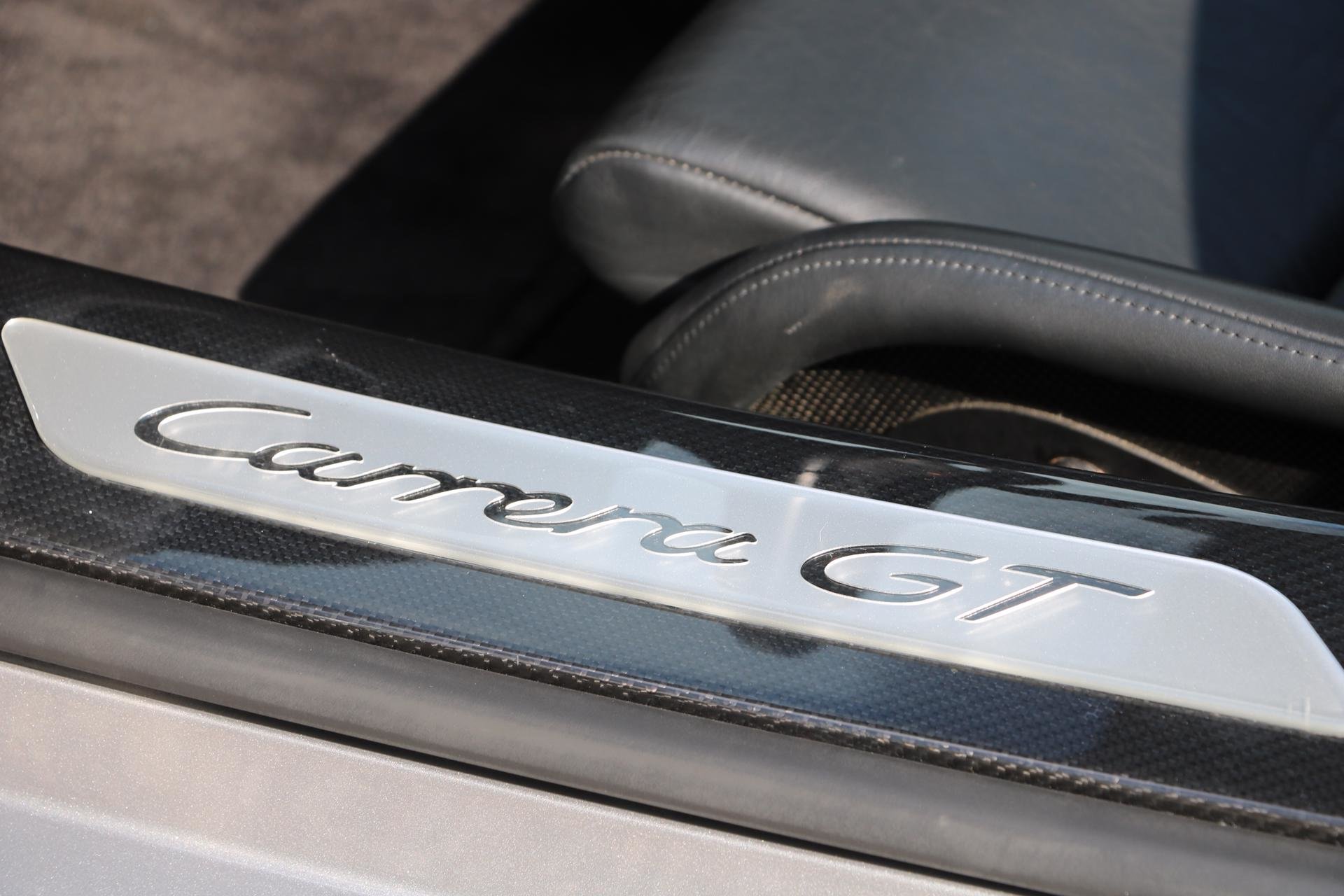 Real Art on Wheels | Porsche Carrera GT