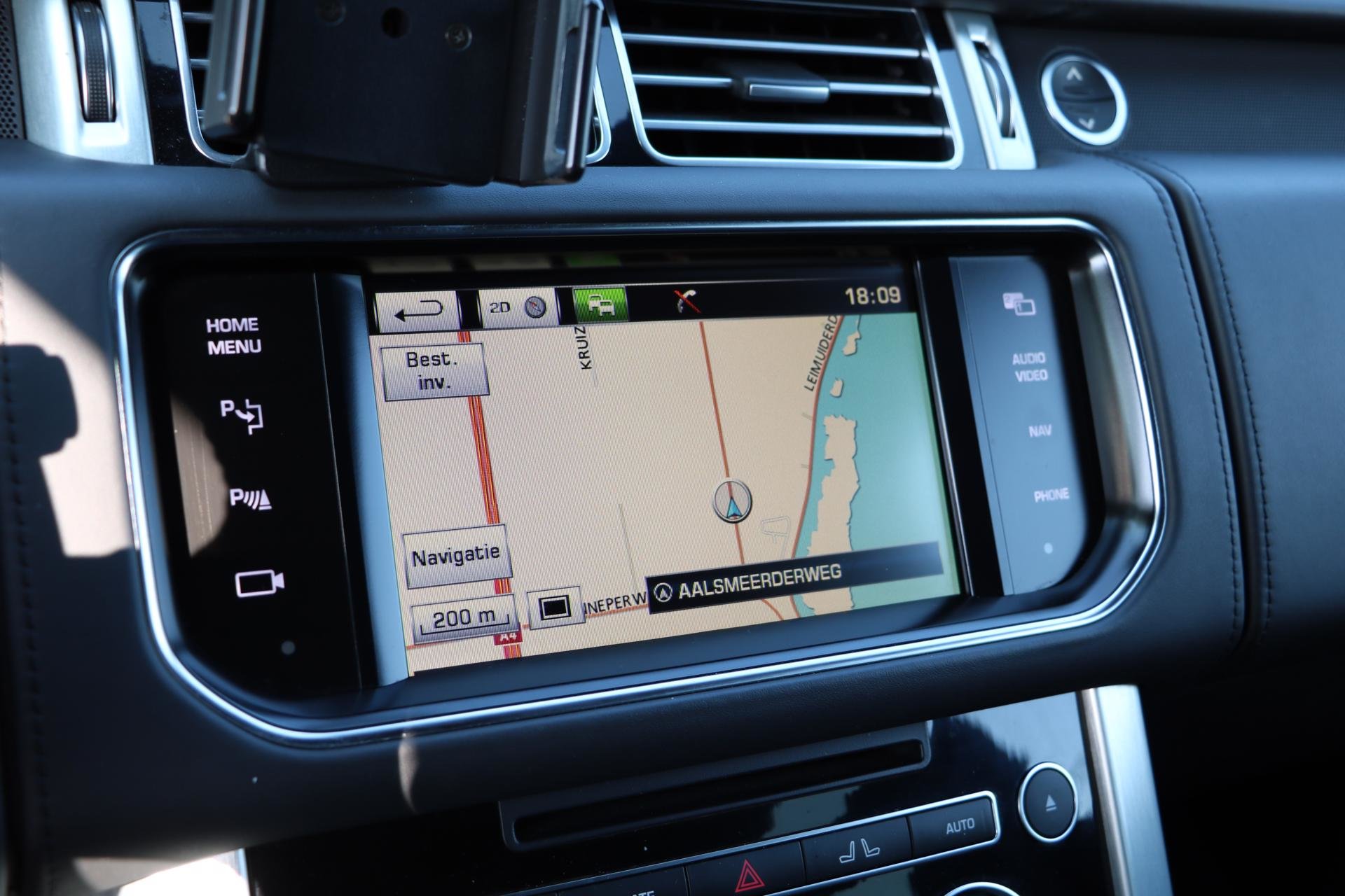 Real Art on Wheels | Range Rover Autobiography SDV8