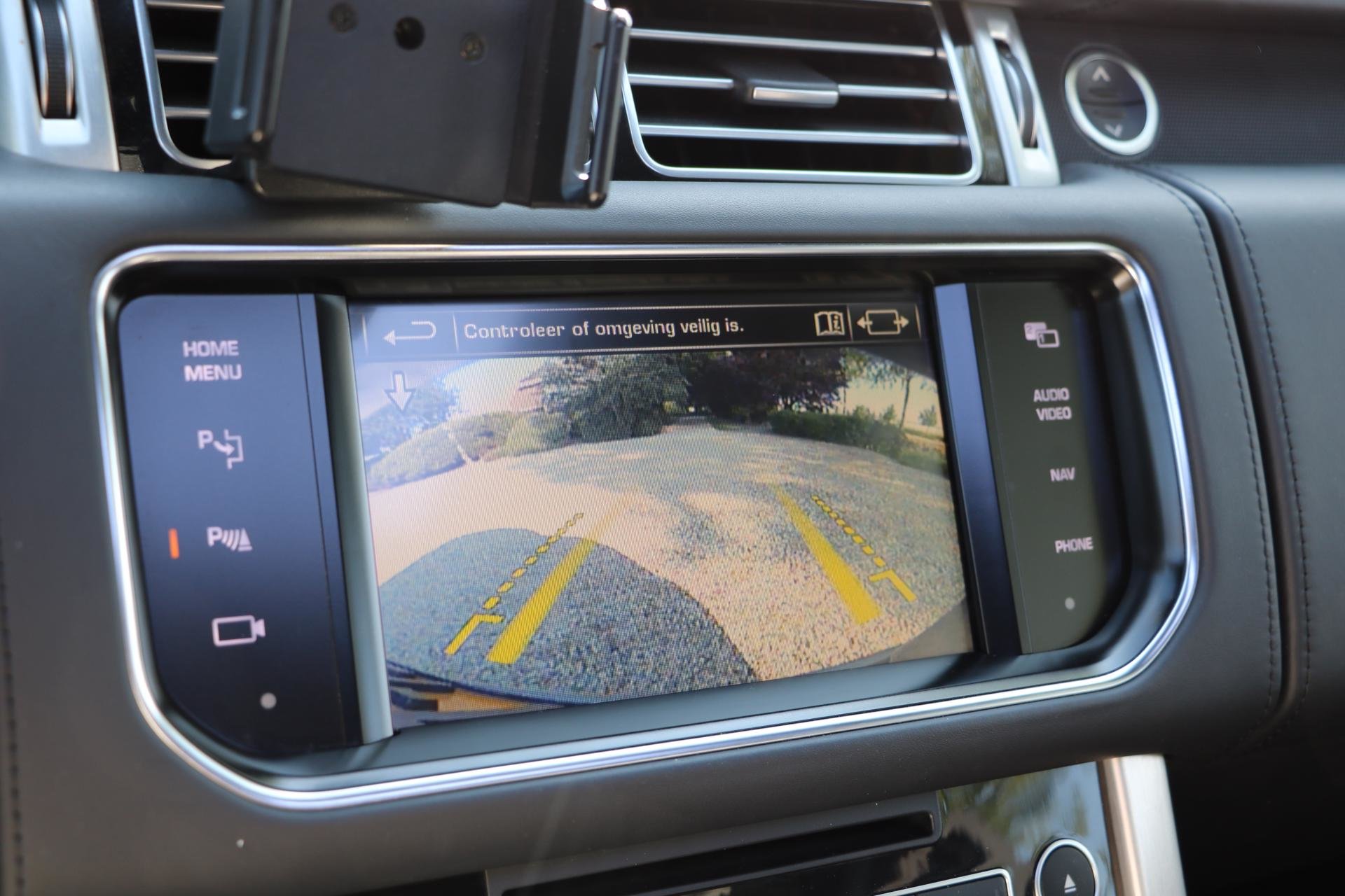 Real Art on Wheels | Range Rover Autobiography SDV8