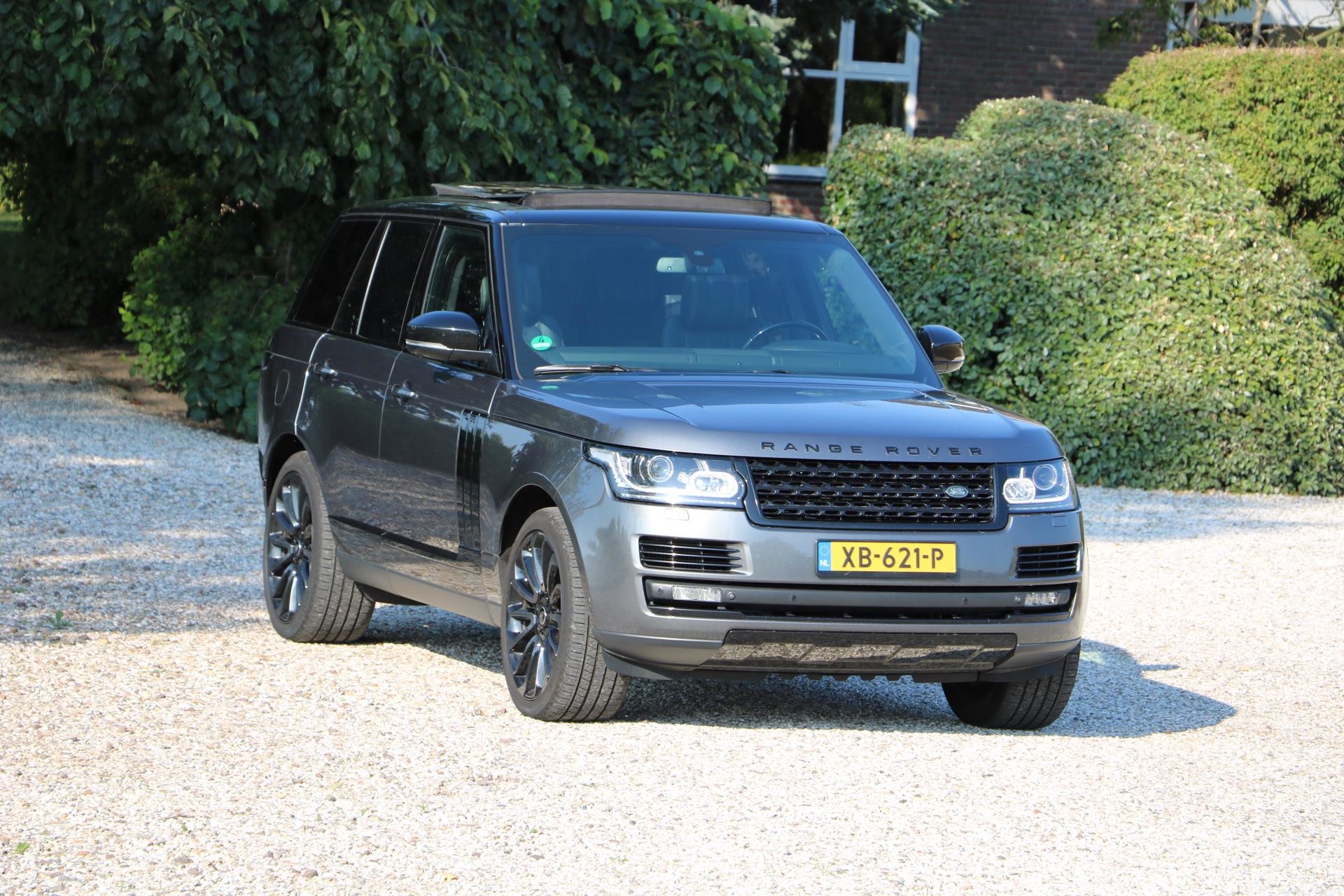 Real Art on Wheels | Range Rover Autobiography SDV8
