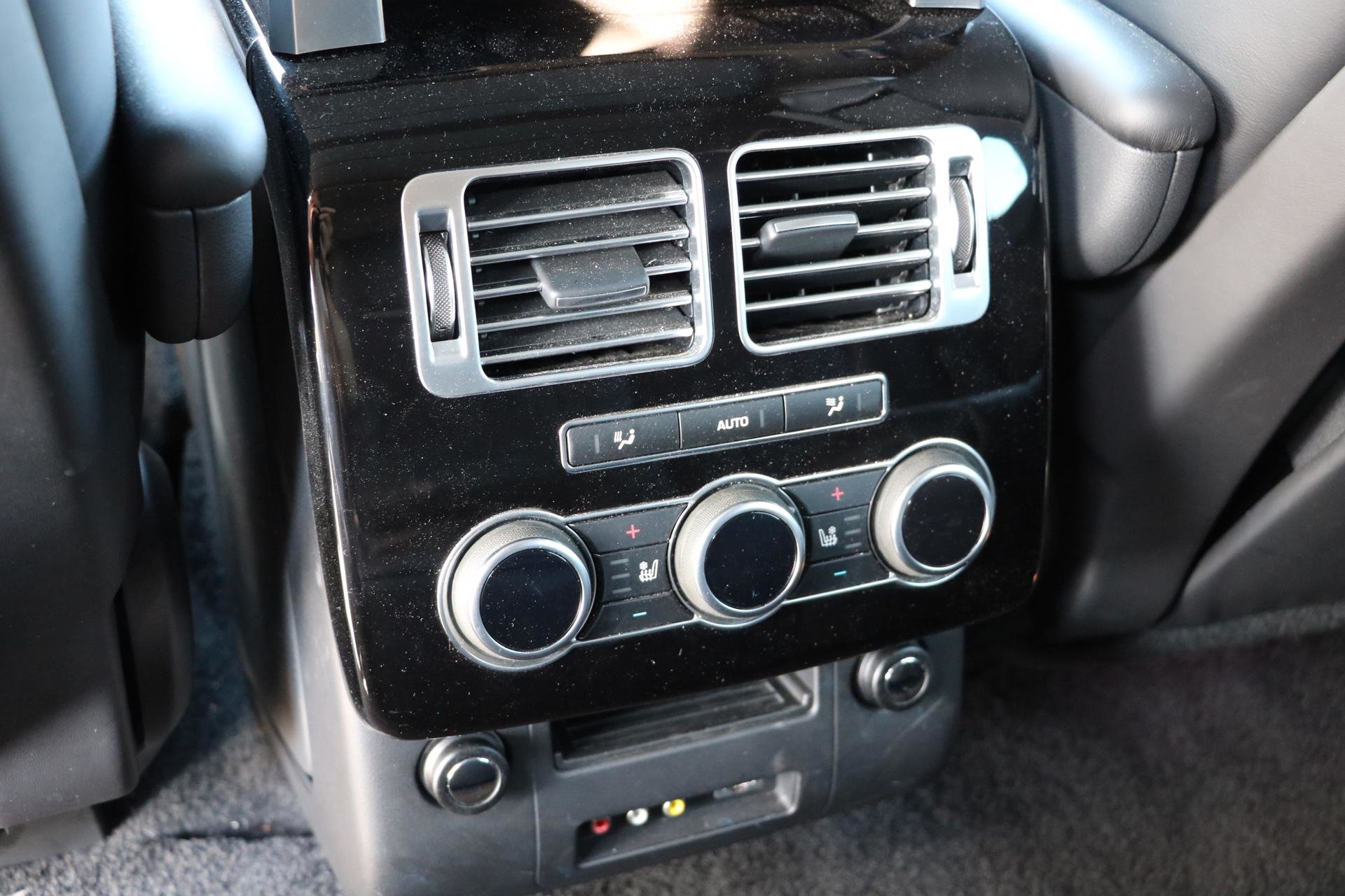 Real Art on Wheels | Range Rover Autobiography SDV8