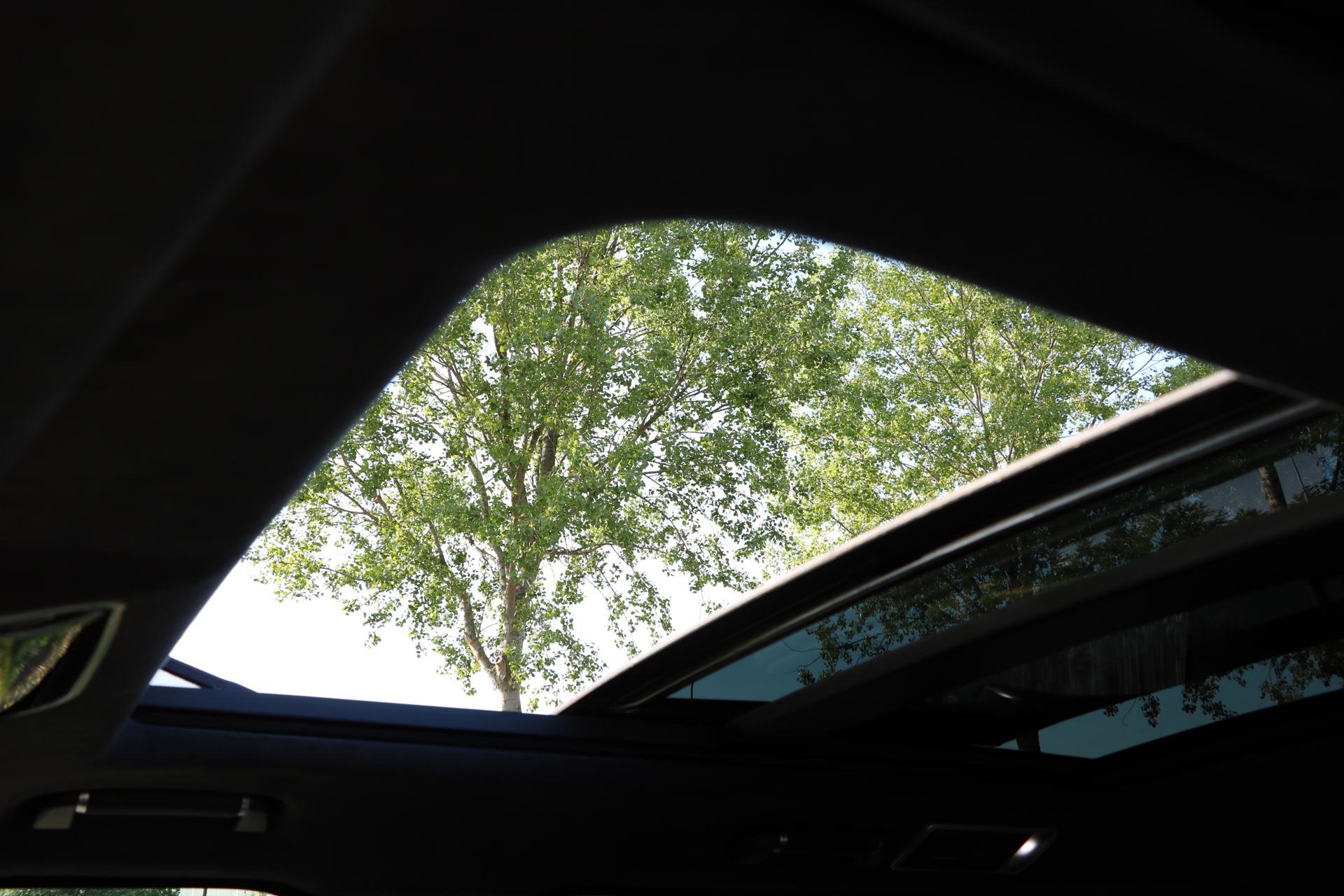 Real Art on Wheels | Range Rover Autobiography SDV8