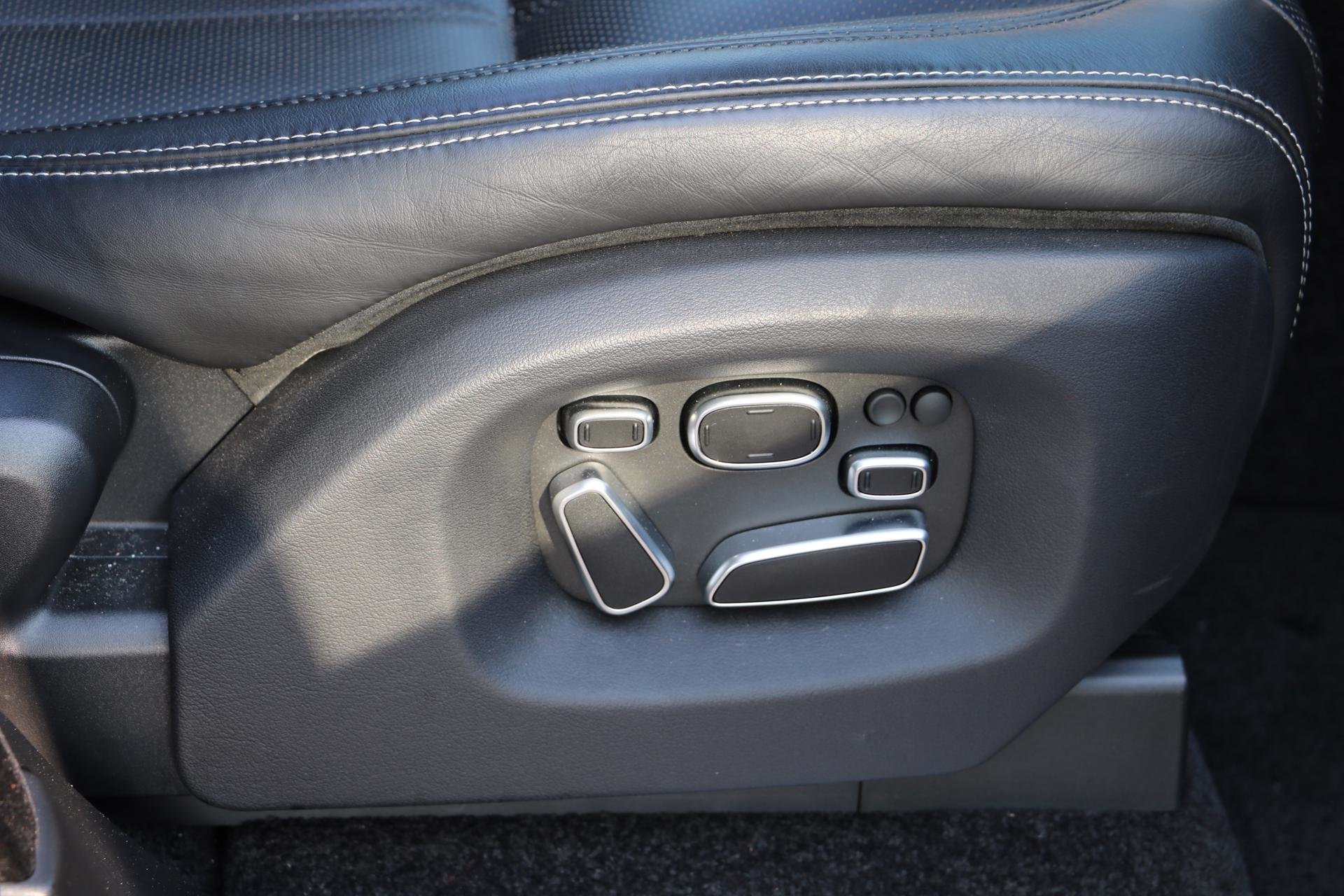 Real Art on Wheels | Range Rover Autobiography SDV8