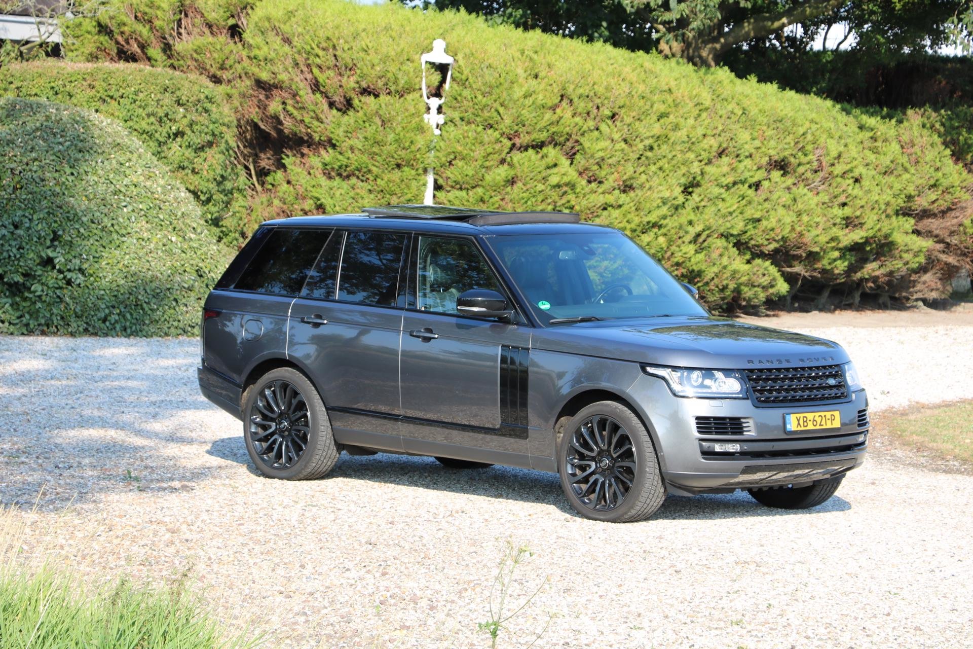 Real Art on Wheels | Range Rover Autobiography SDV8