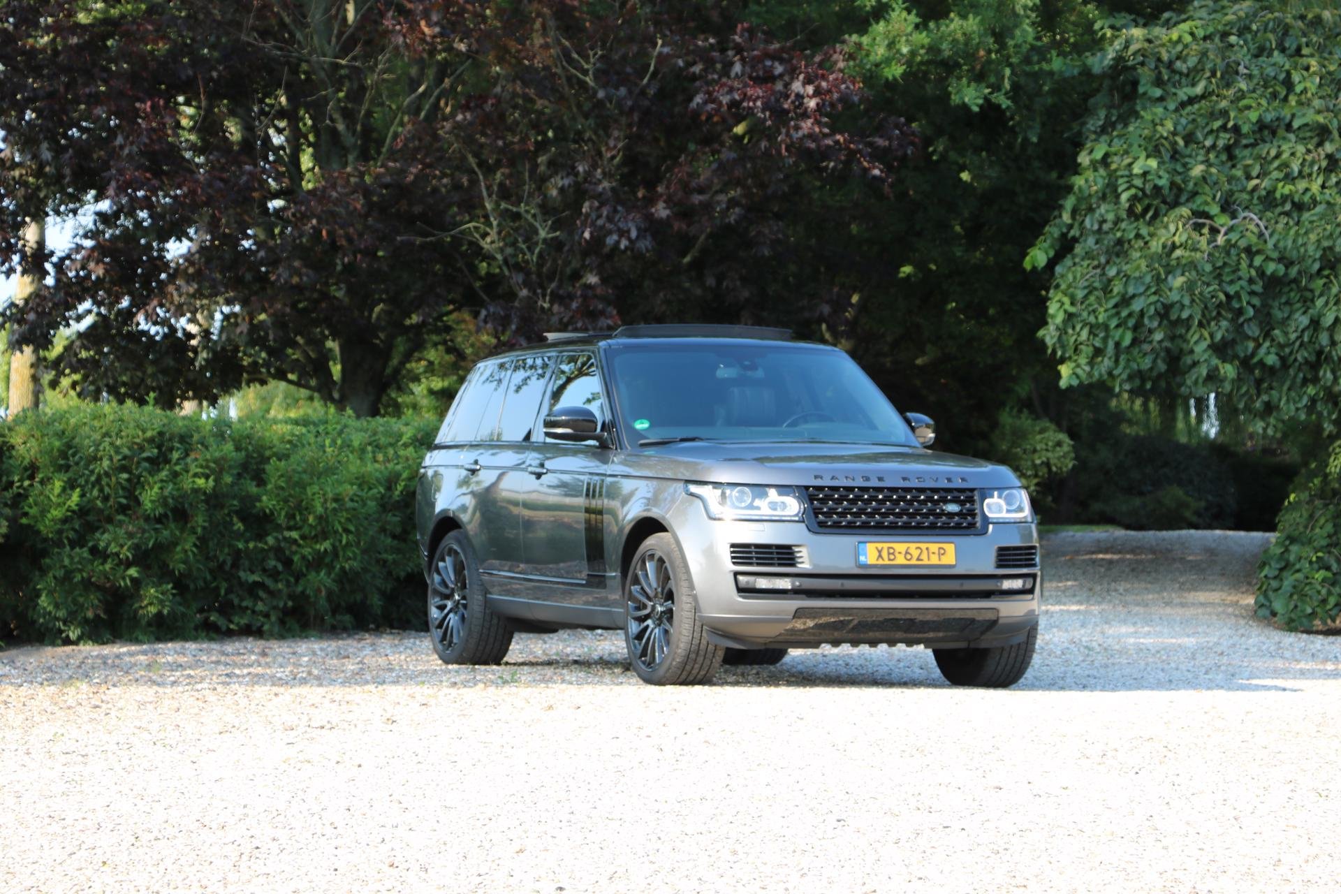 Real Art on Wheels | Range Rover Autobiography SDV8