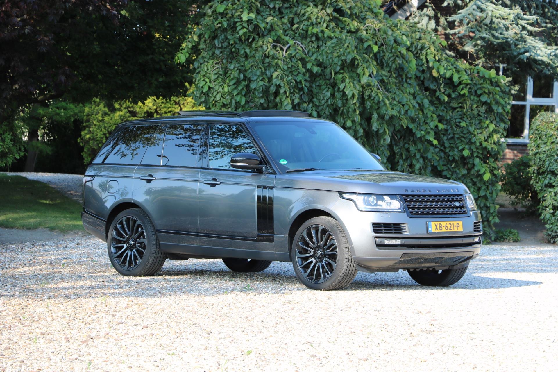 Real Art on Wheels | Range Rover Autobiography SDV8