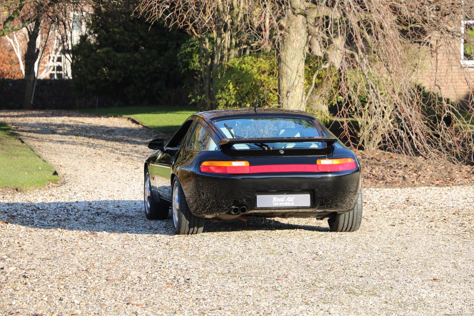 Real Art on Wheels | Porsche 928 GTS
