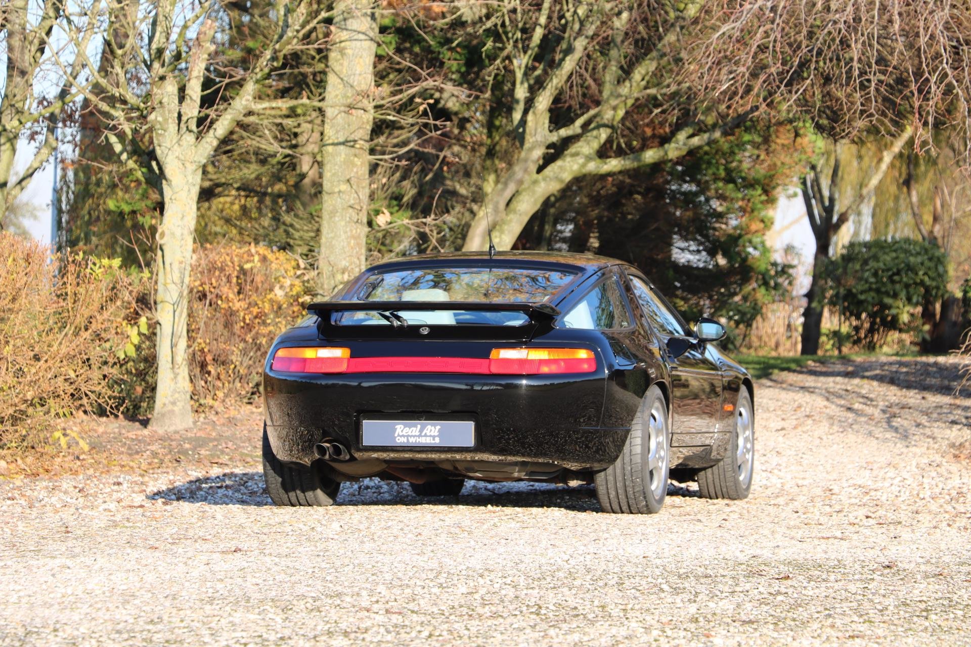 Real Art on Wheels | Porsche 928 GTS