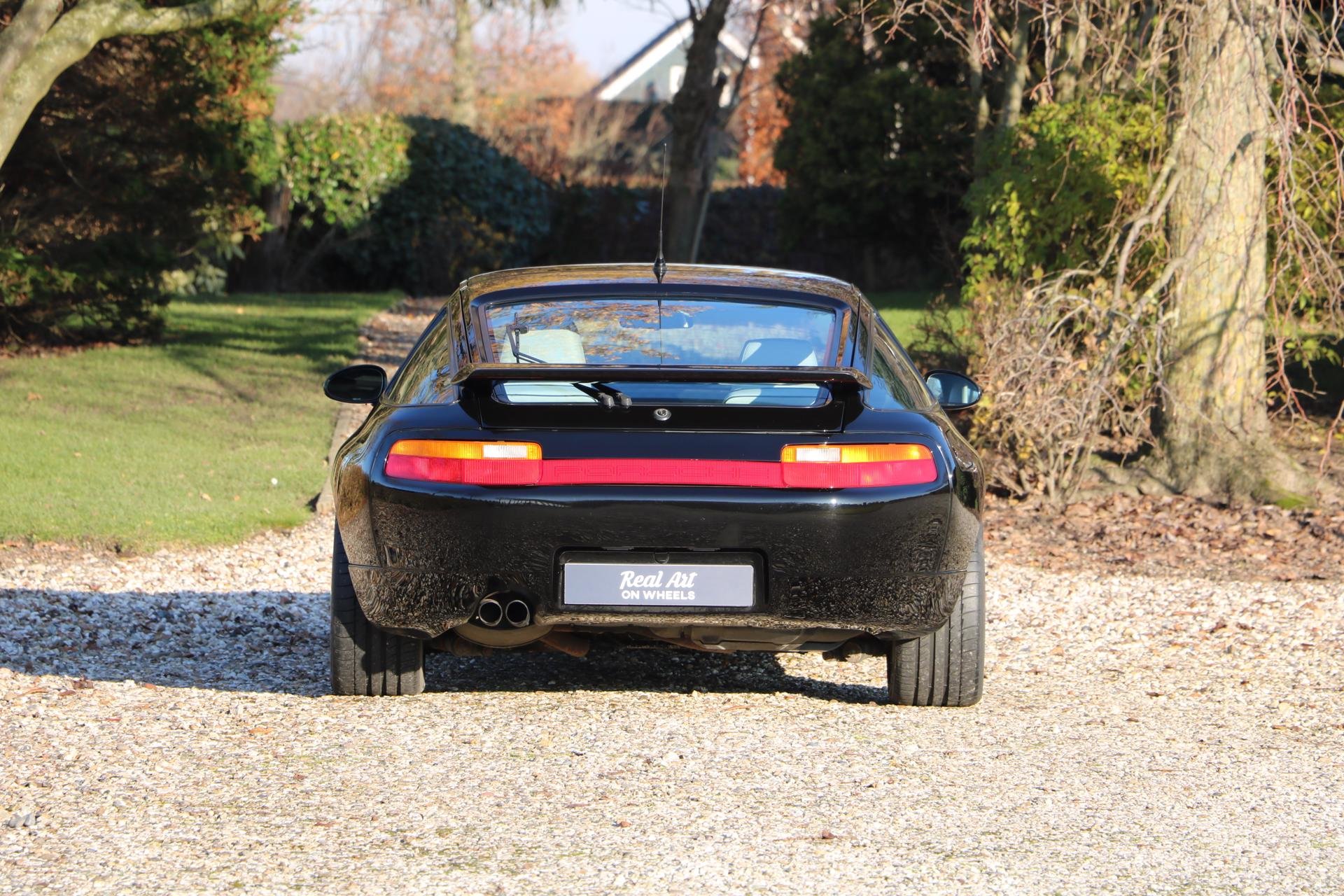 Real Art on Wheels | Porsche 928 GTS
