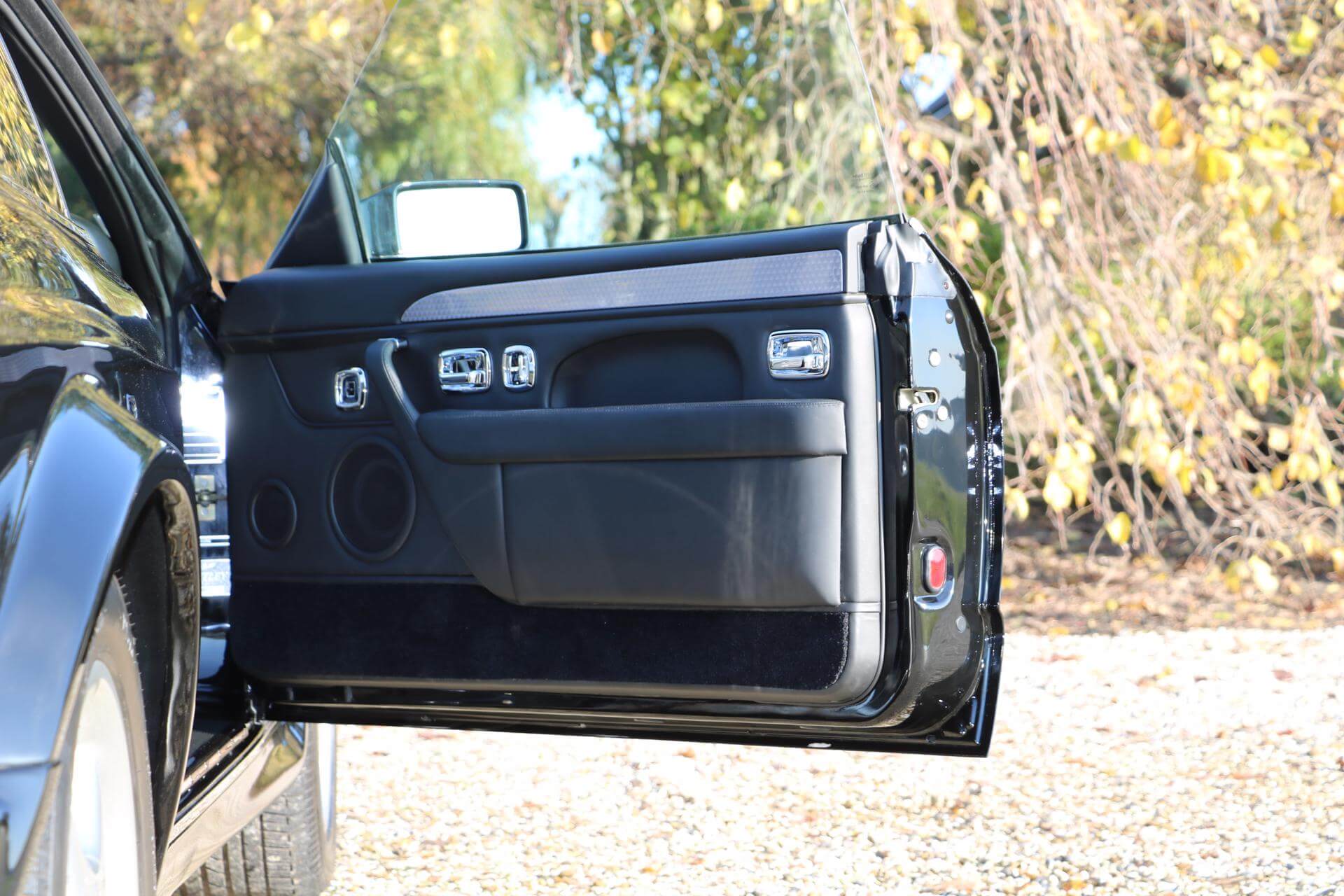 Real Art on Wheels | Bentley Azure Widebody