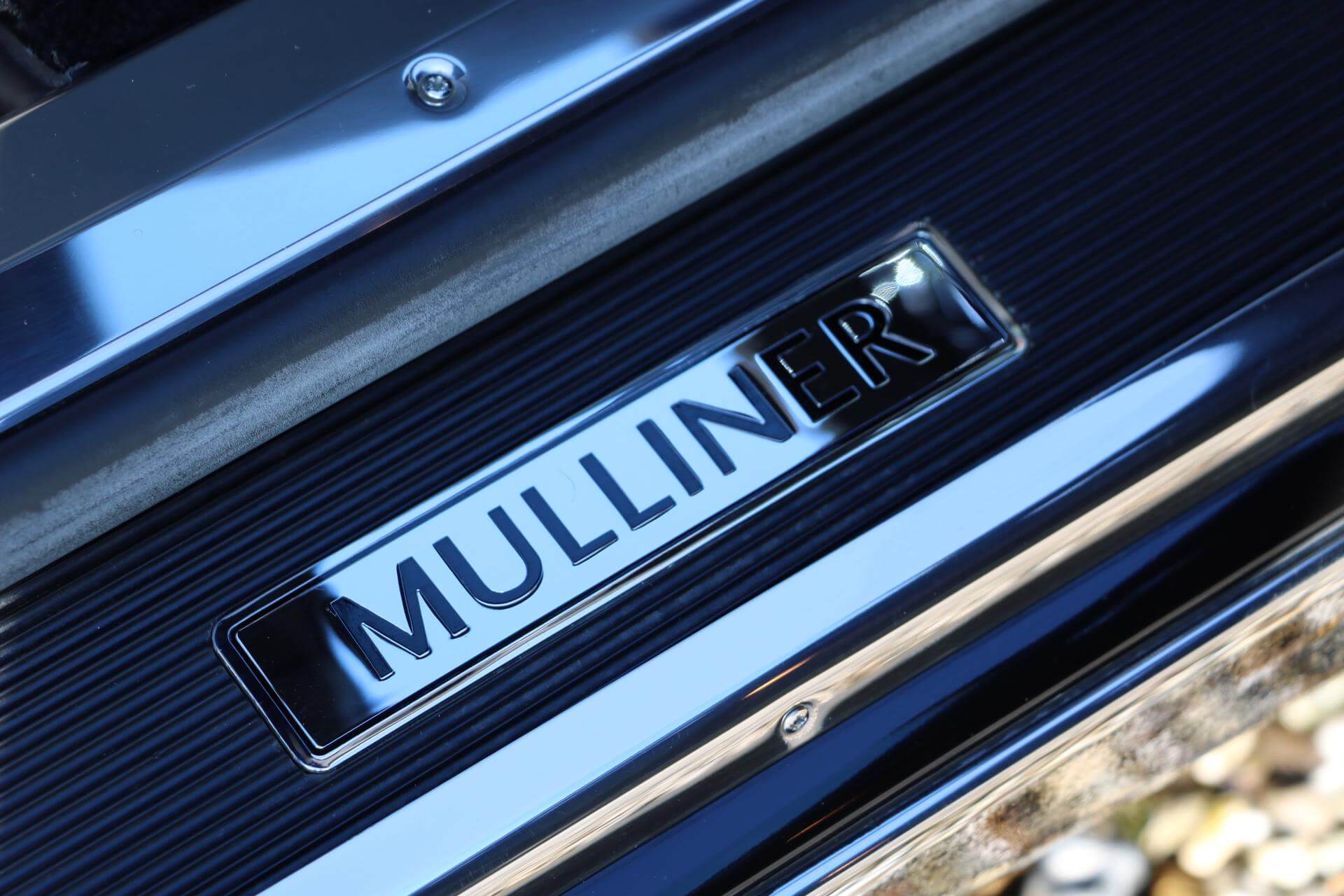 Real Art on Wheels | Bentley Azure Widebody