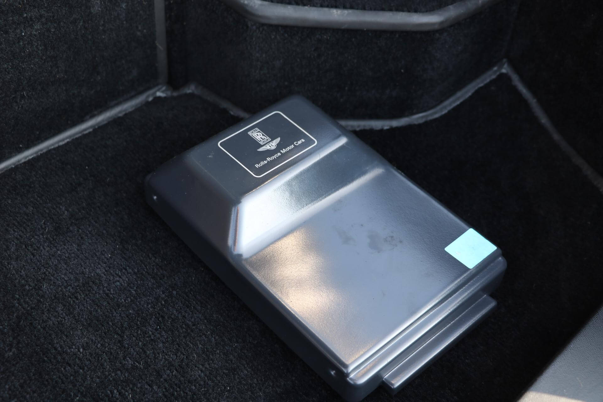 Real Art on Wheels | Bentley Azure Widebody