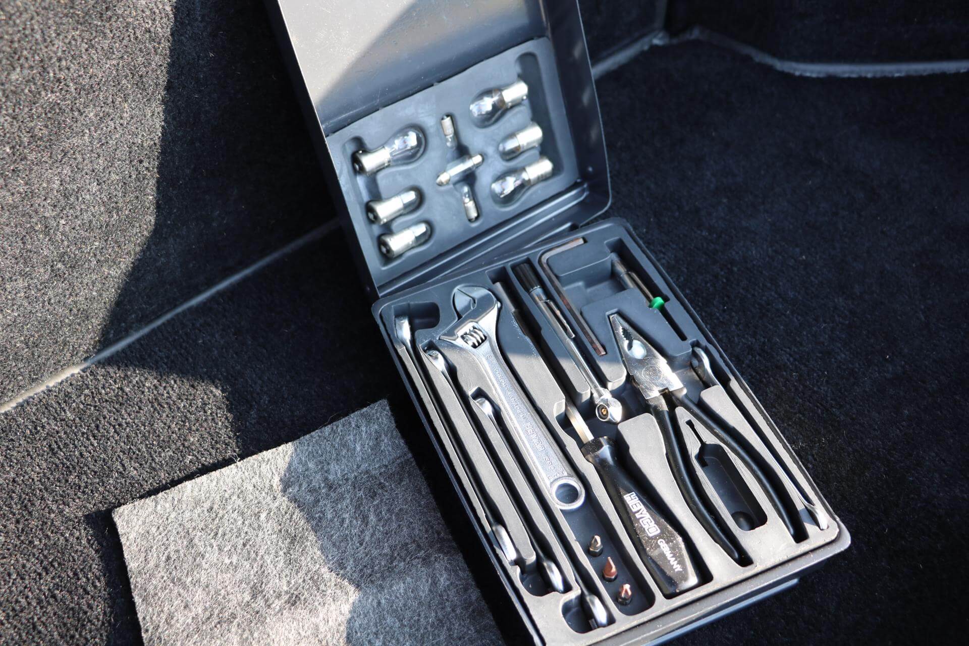 Real Art on Wheels | Bentley Azure Widebody