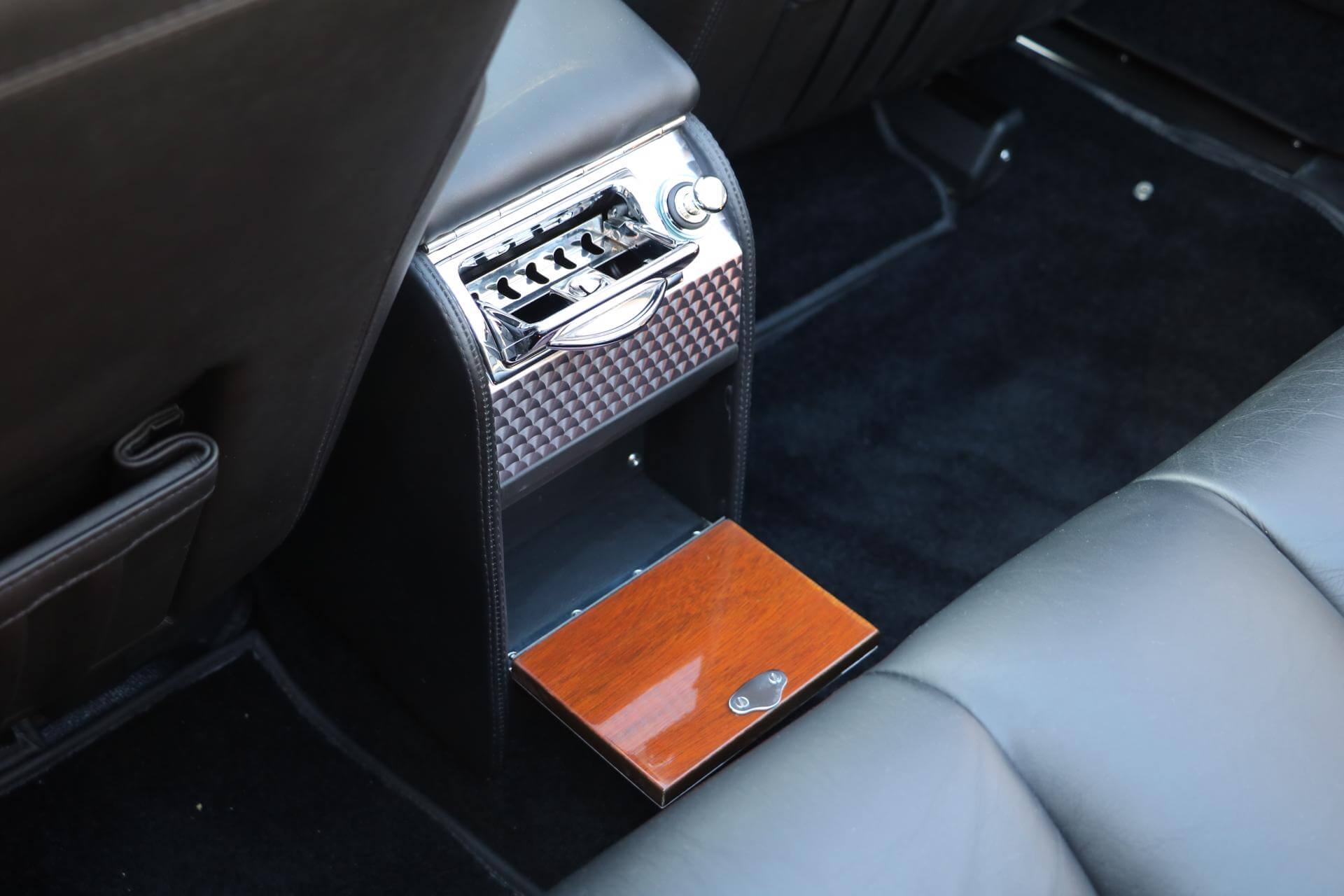 Real Art on Wheels | Bentley Azure Widebody